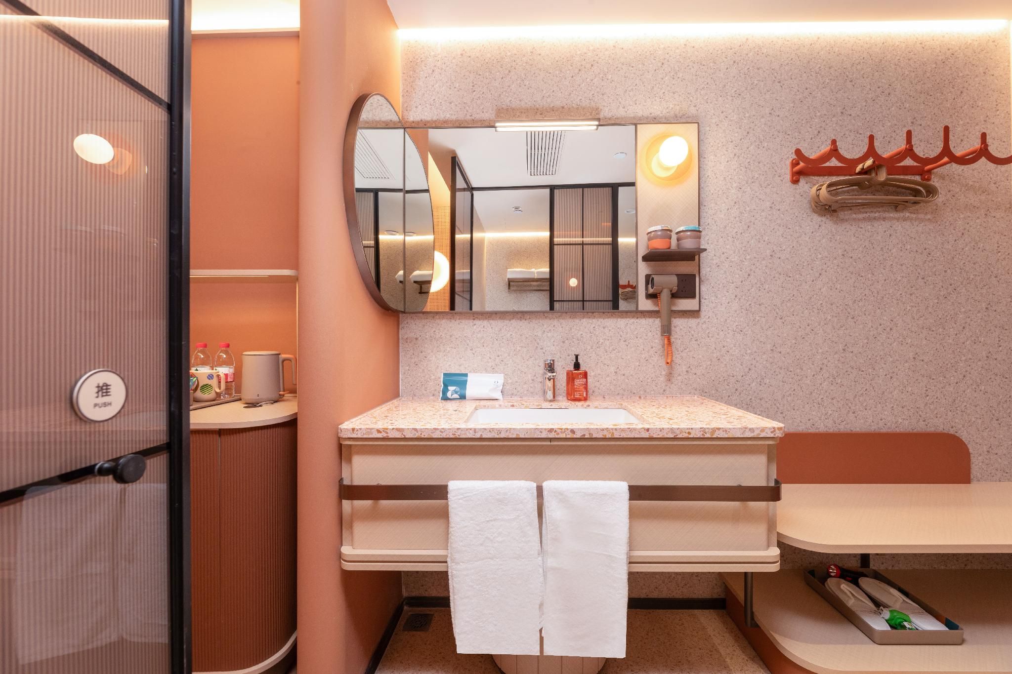 Huazhu - Business Twin Room
