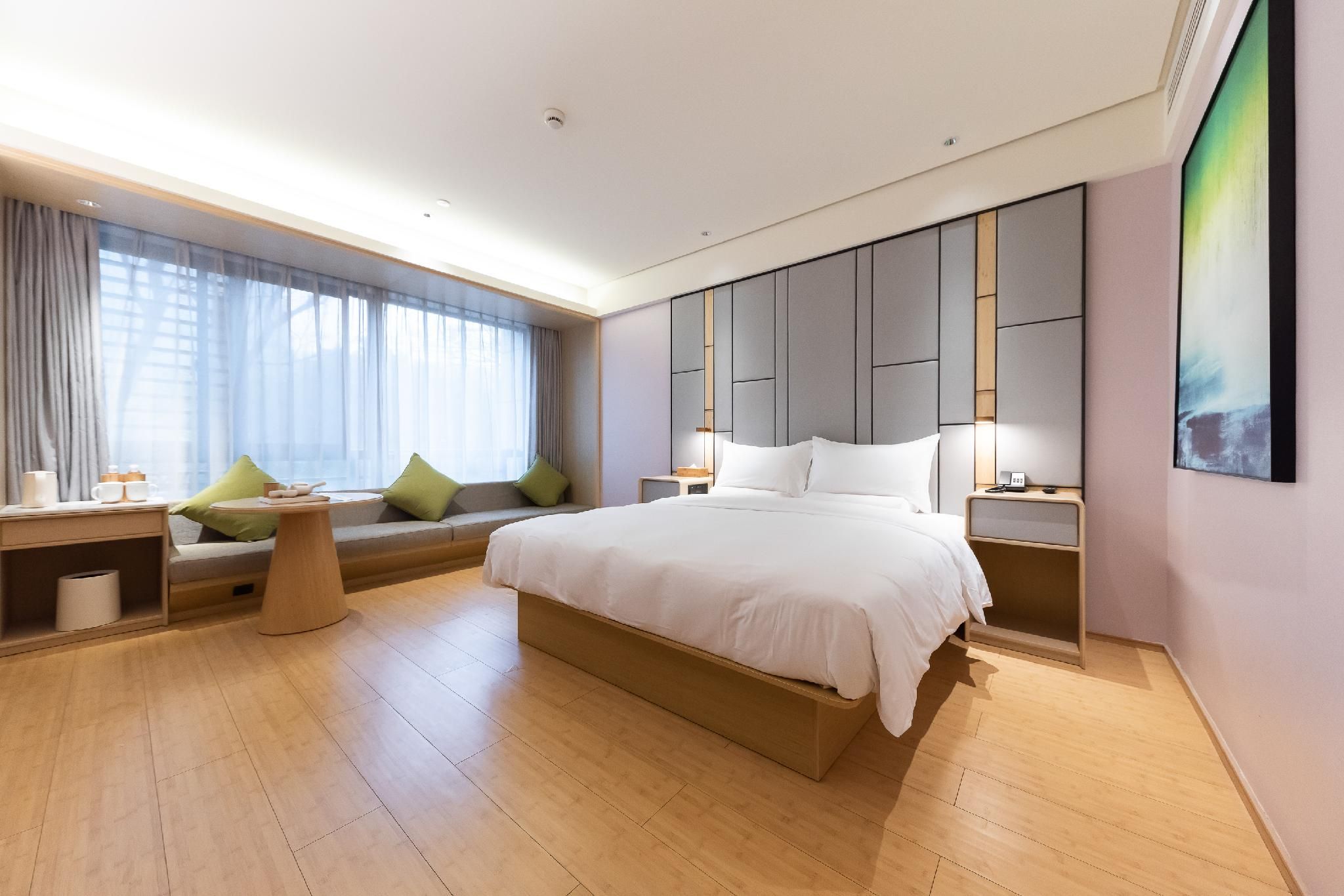 Business Queen Bed Room