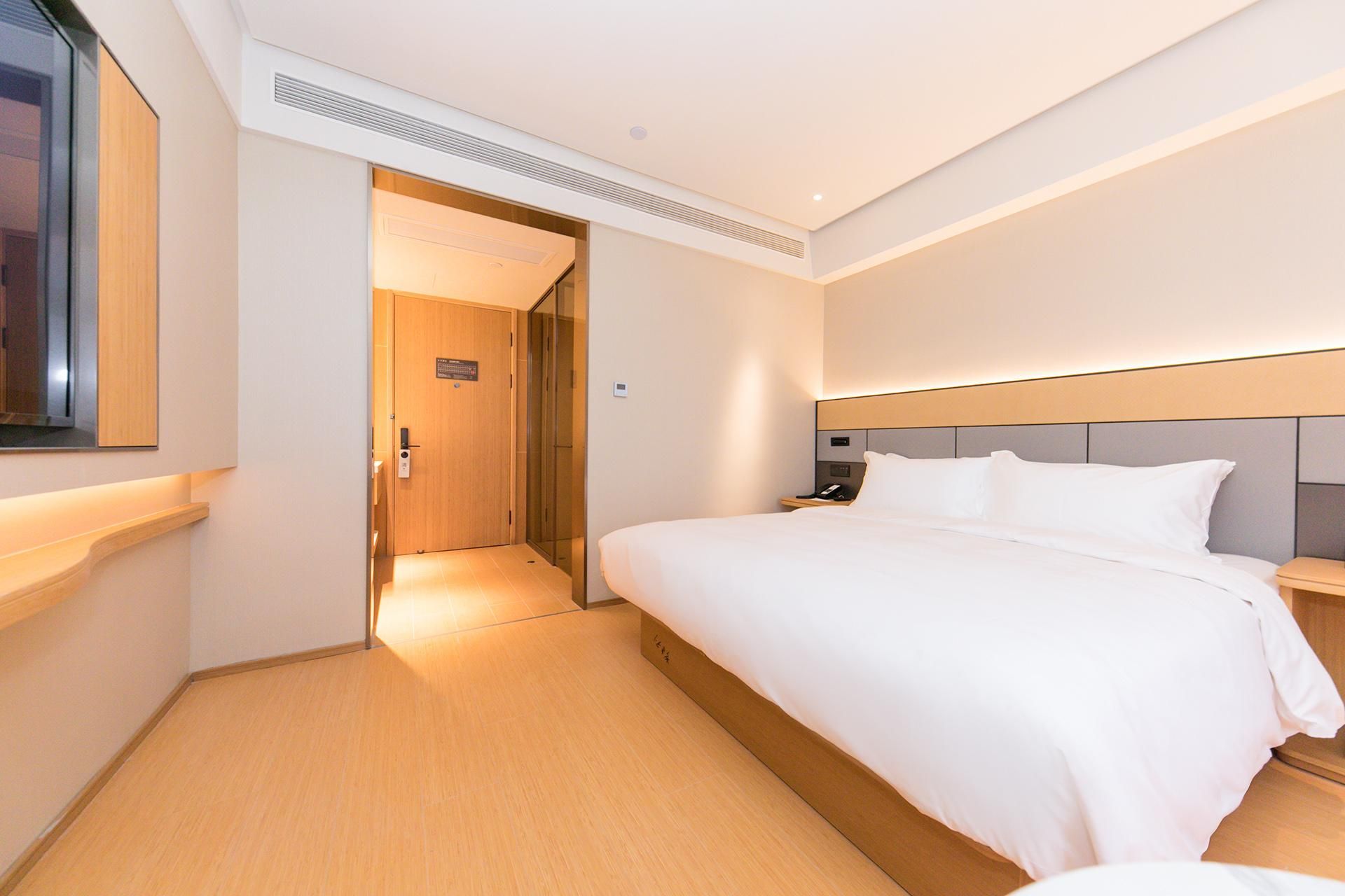 Huazhu - Superior BedRoom