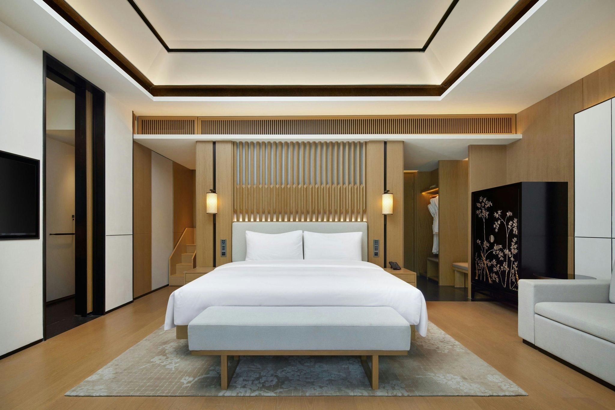 Loft, Bedroom 1: 1 King, Bedroom 2(Loft): 1 Twin, Sofa bed, Mountain view, Balcony