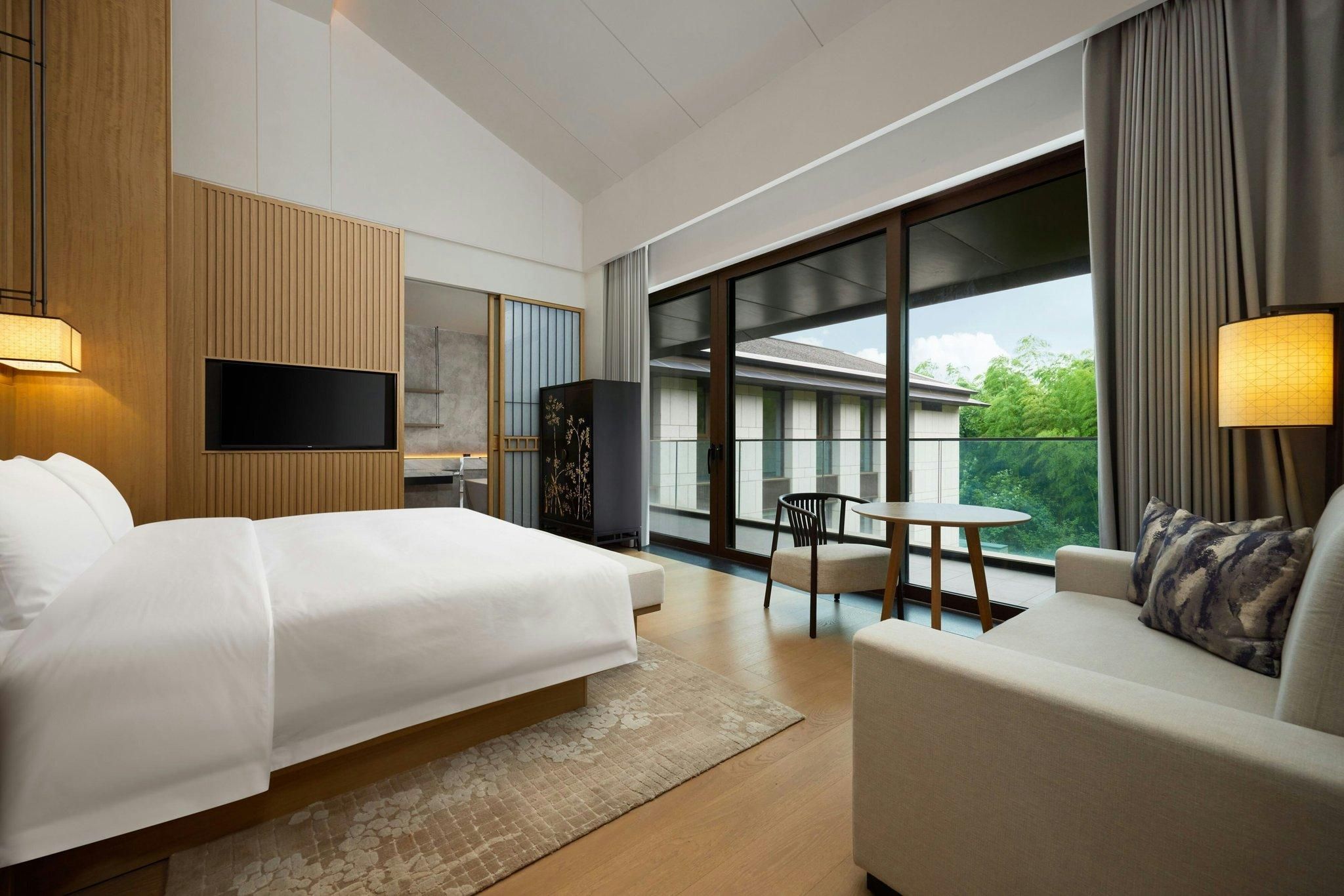 Loft, Bedroom 1: 1 King, Bedroom 2(Loft): 1 Twin, Sofa bed, Mountain view, Balcony