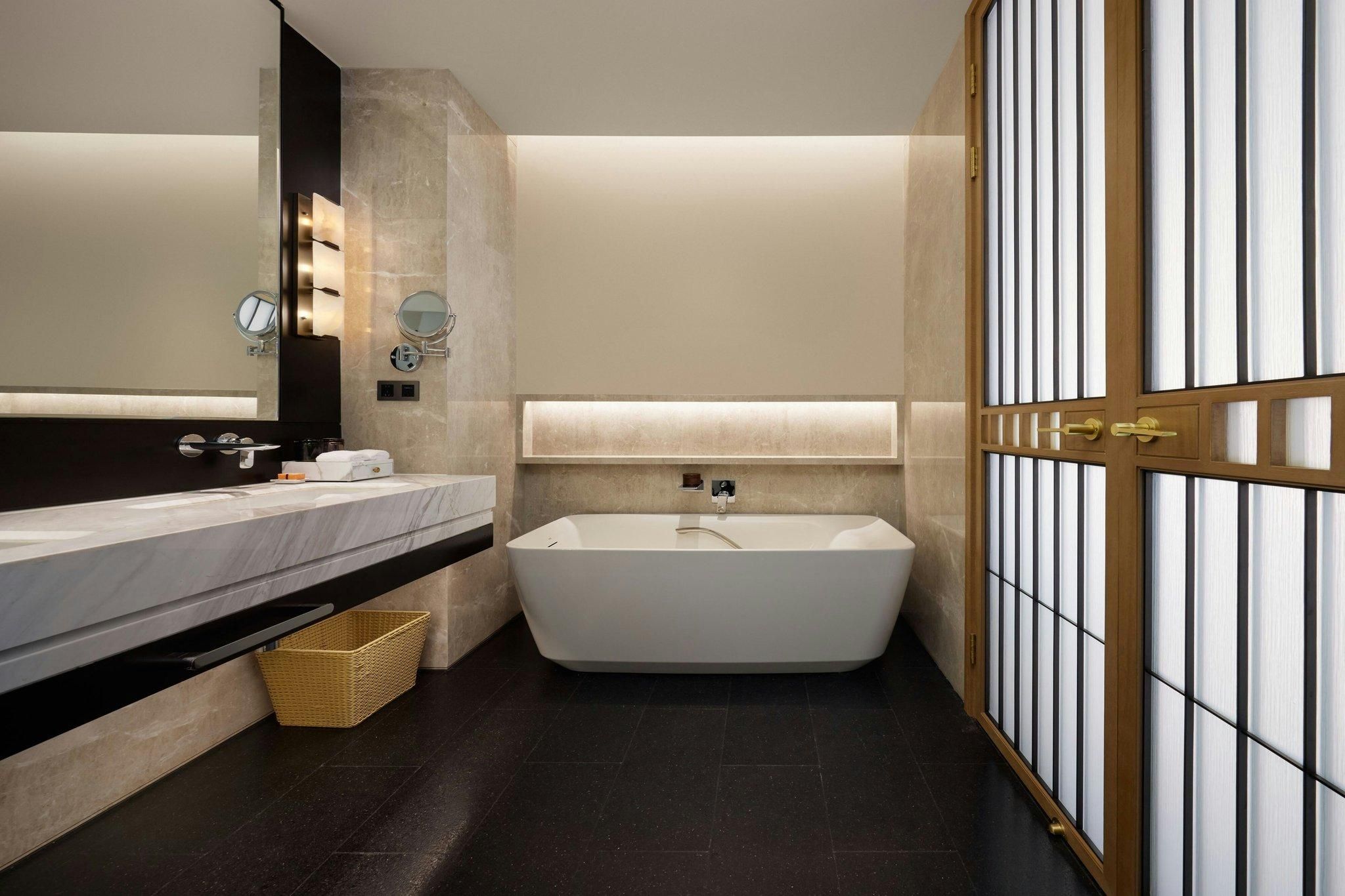 Suite with Hot Spring, 1 Bedroom Suite, 1 King, Sofa bed, Mountain view, Balcony, Whirlpool