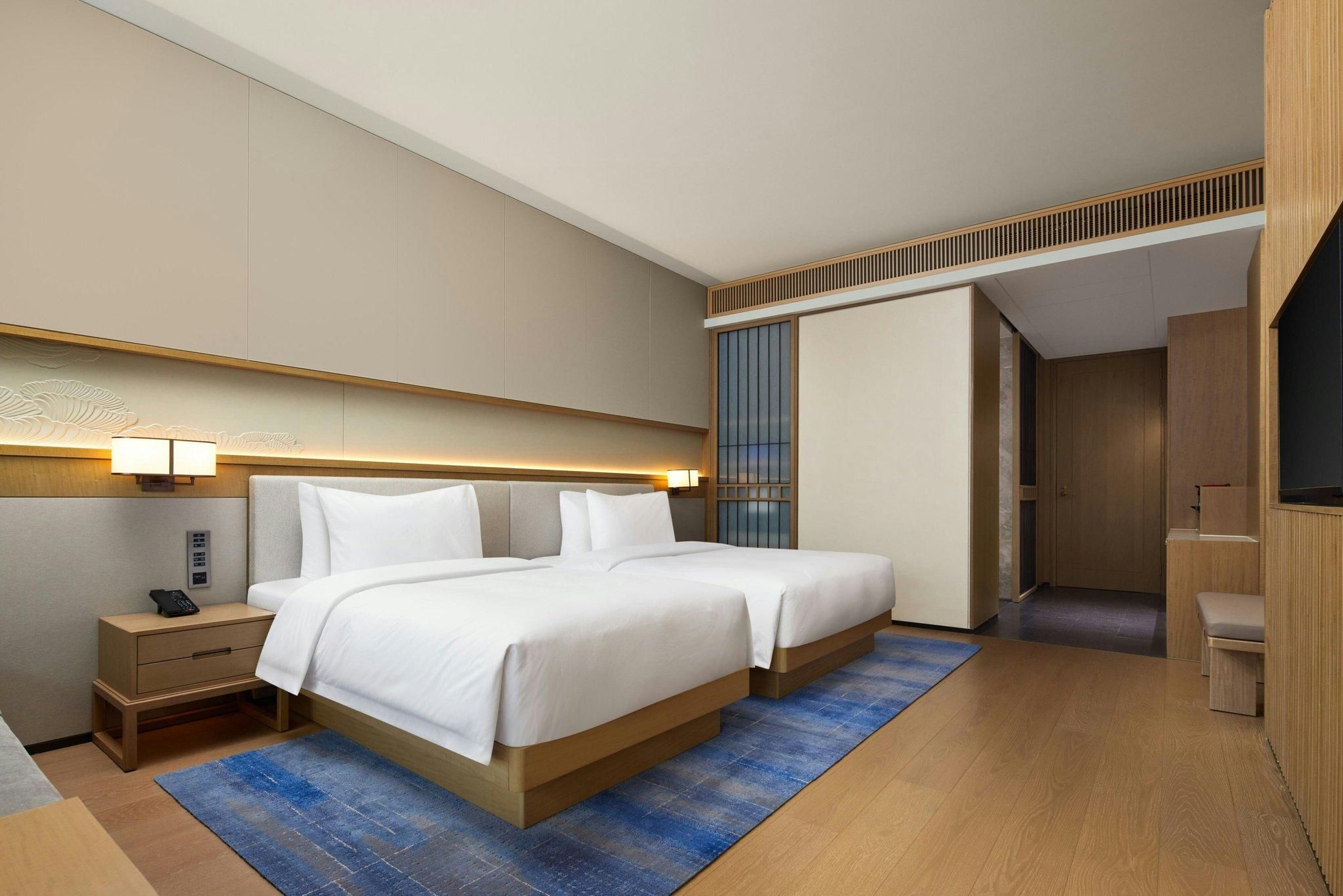 Themed Room, Family room, 1 Queen or 1 Twin, Lake view