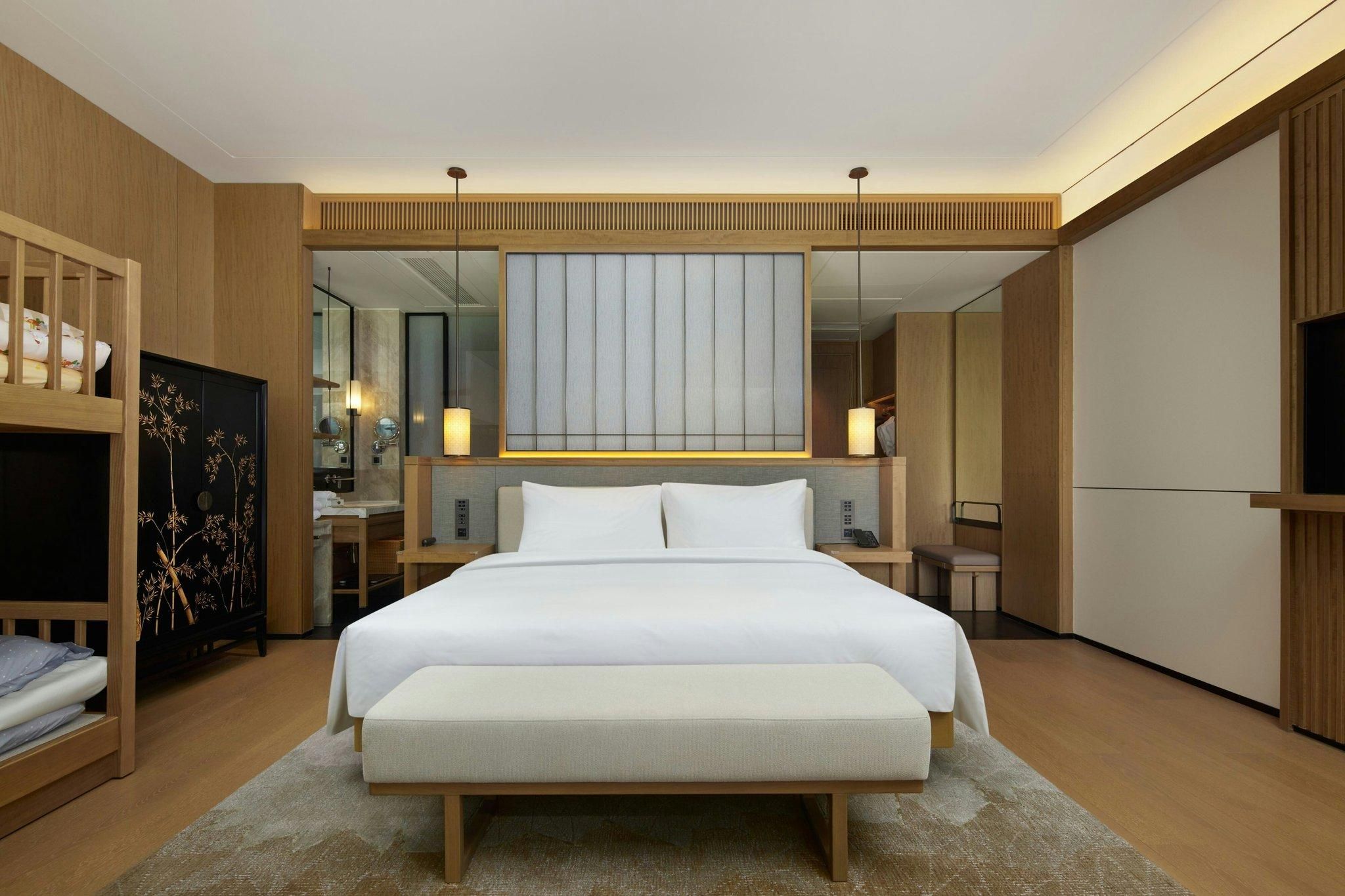 Deluxe Family room, 1 King or Double bunk, Sofa bed, Mountain view, Balcony