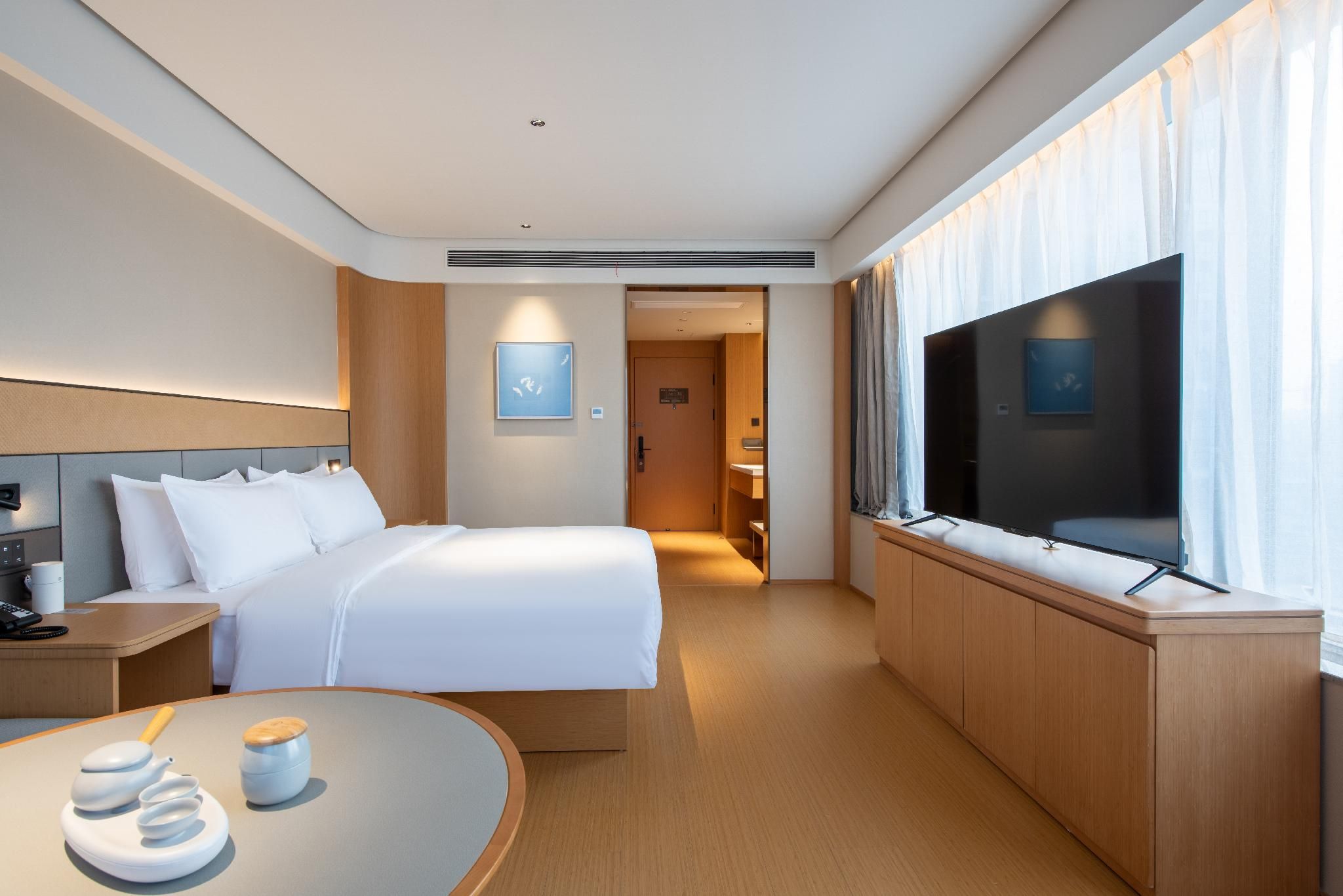 Huazhu - Room With View