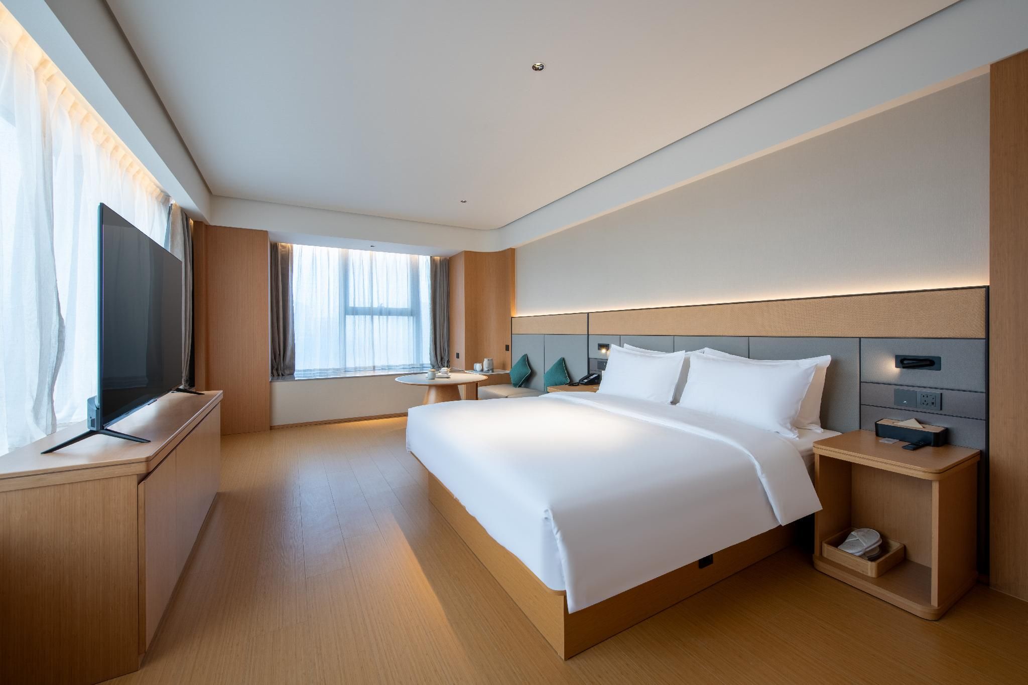 Huazhu - Room With View