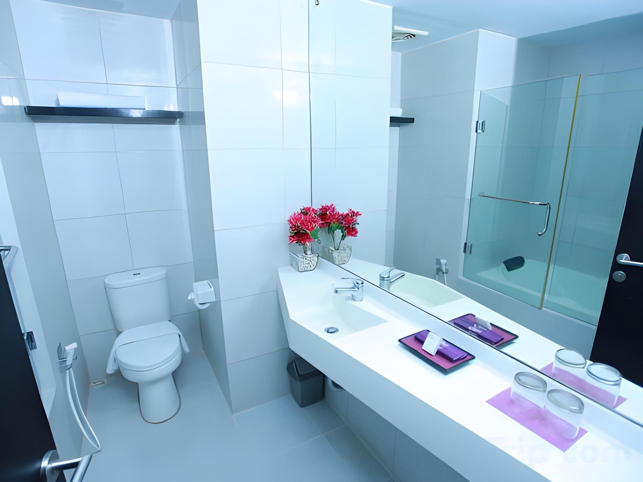 Royal Hotel n' Lounge Sapphire Deluxe