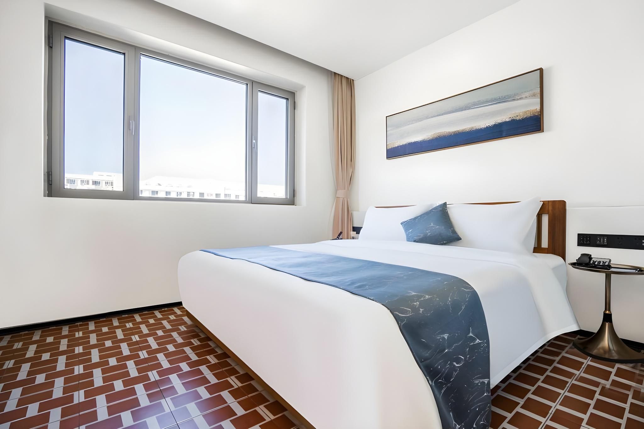 Garden View Queen Room