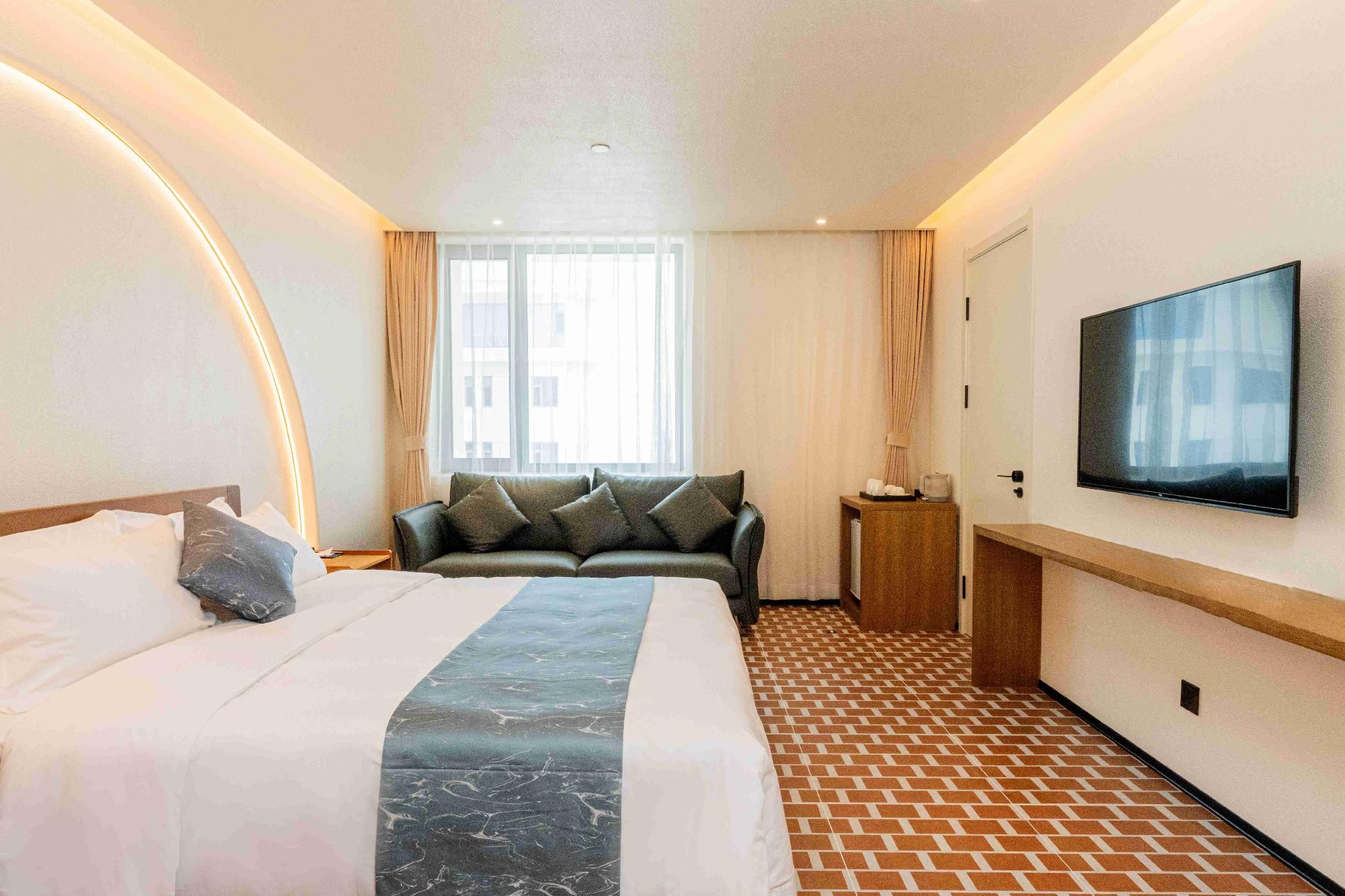 Deluxe Suite with Garden View
