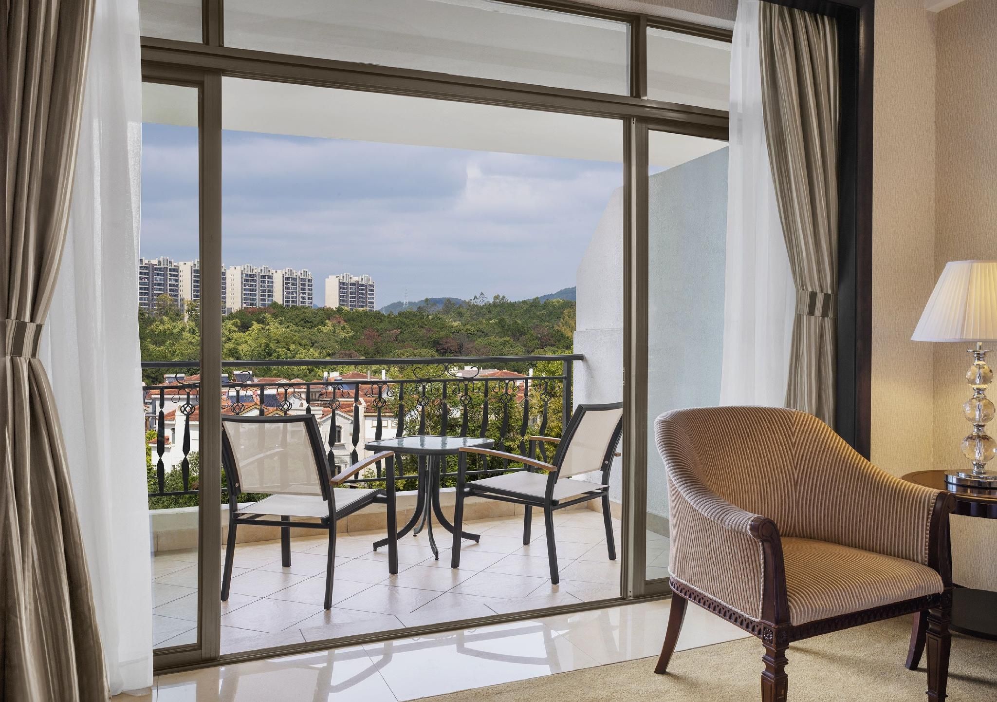 FY - Huayue Twin Bed Room with Balcony