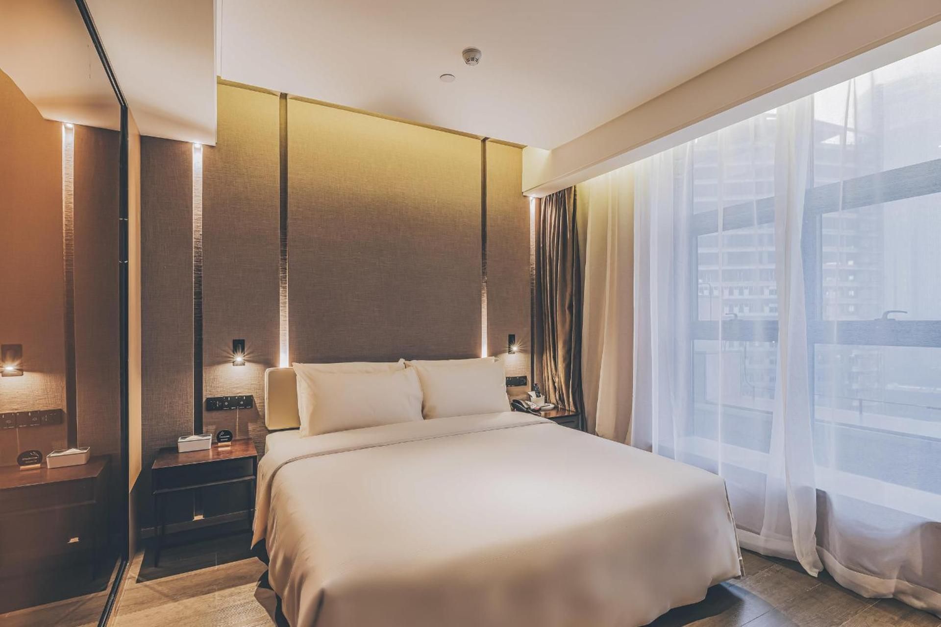 Atour Hotel Shaoxing Shangyu E-You Town Superior King Room