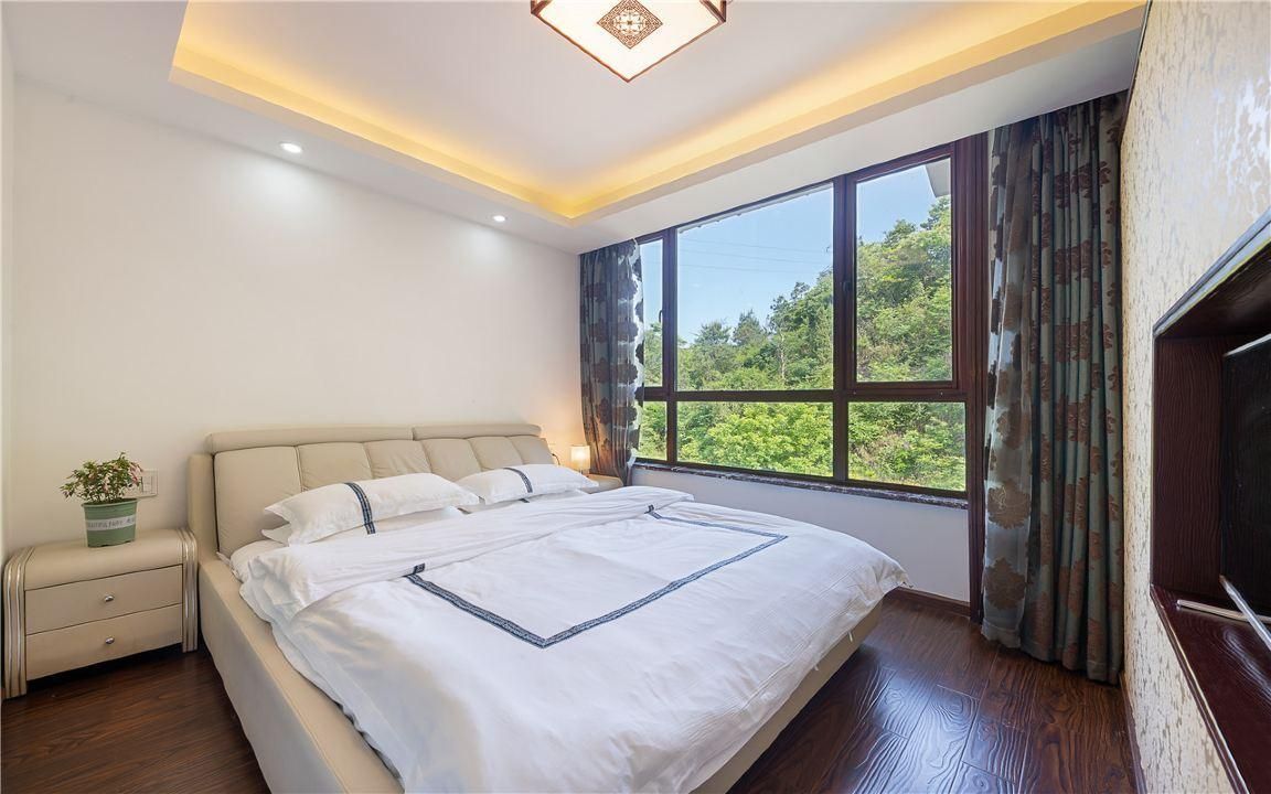 Family Room for 5 Adults