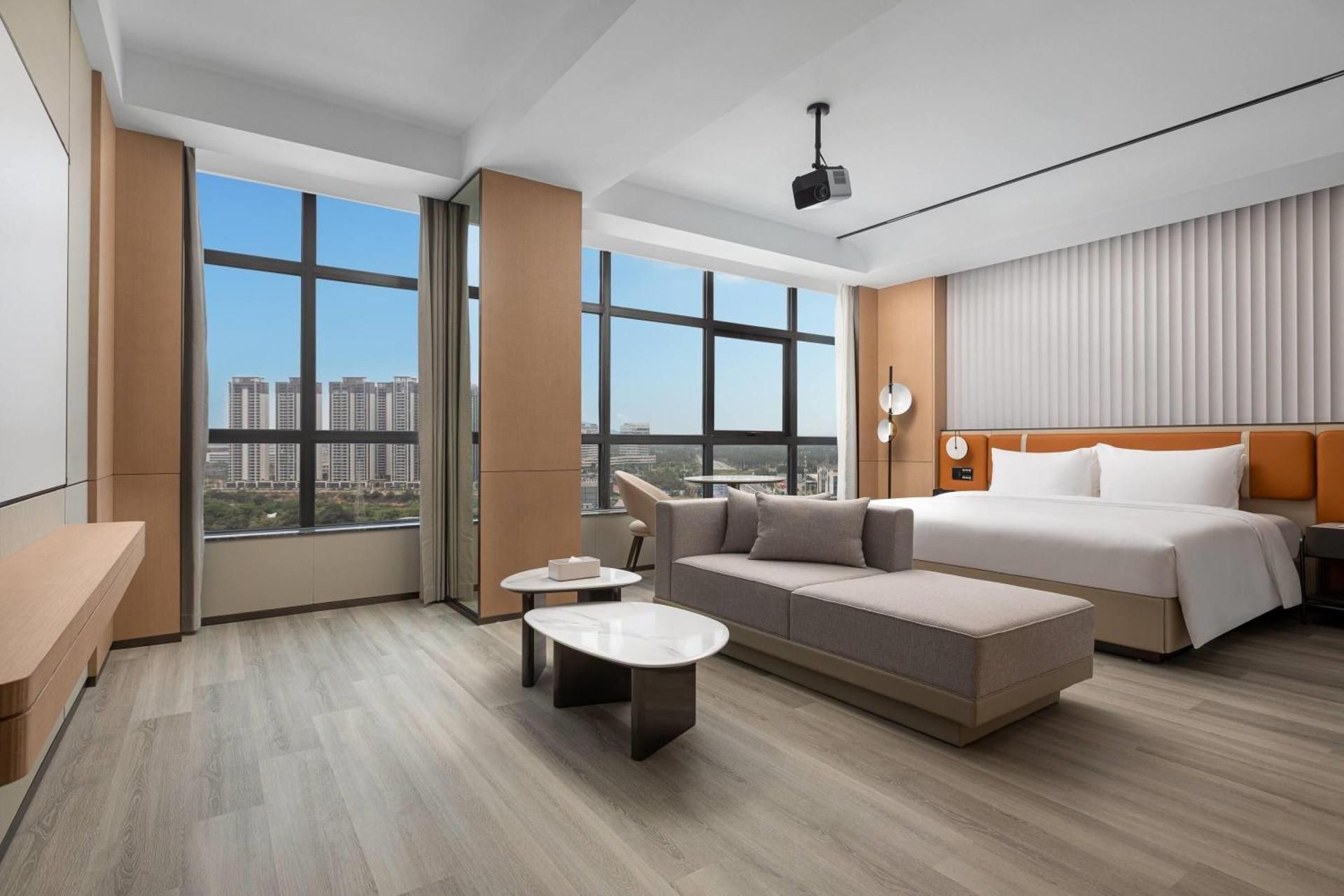 1 King Bed, Suite, Non-Smoking