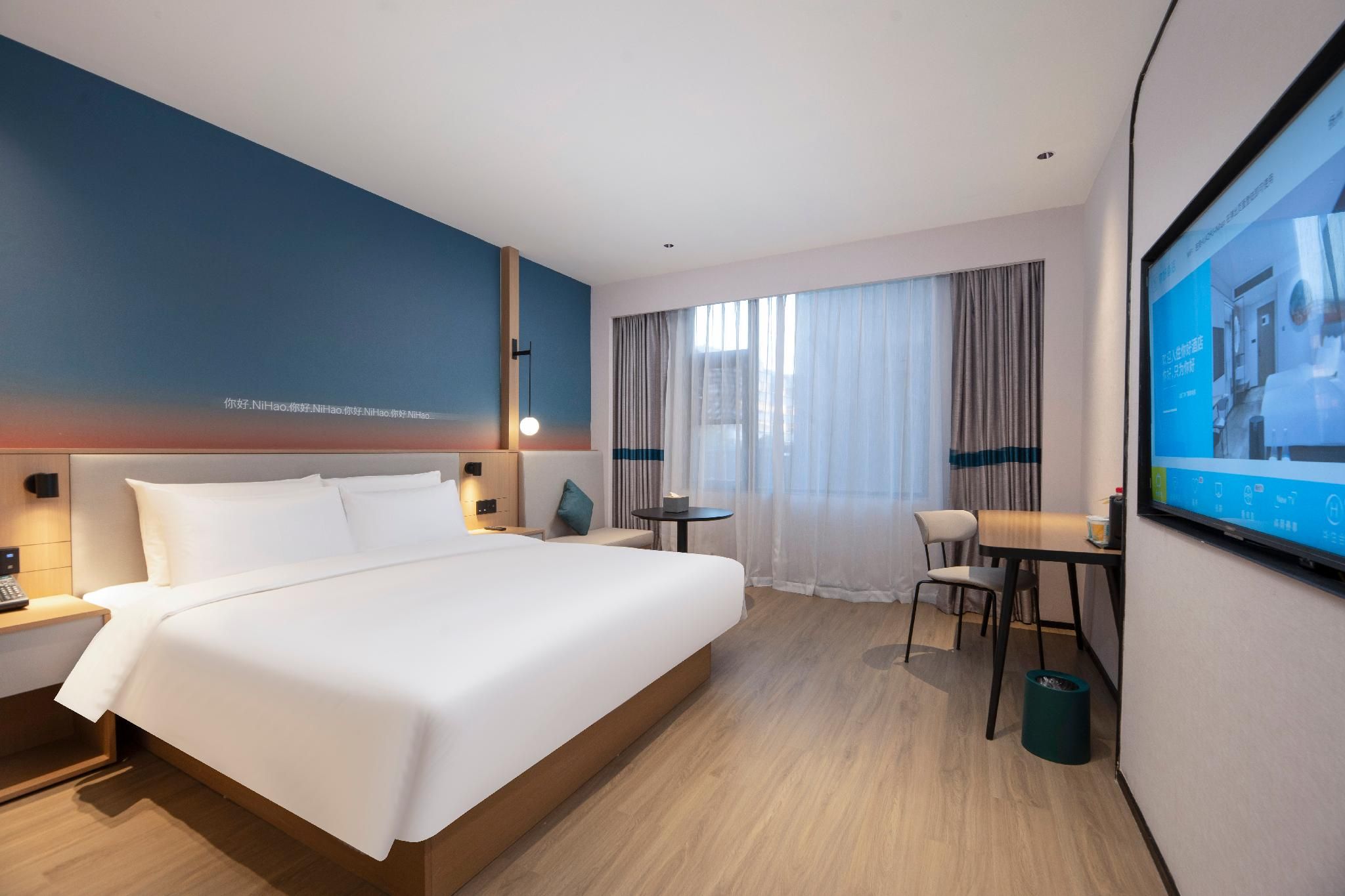 Business Queen Bed Room