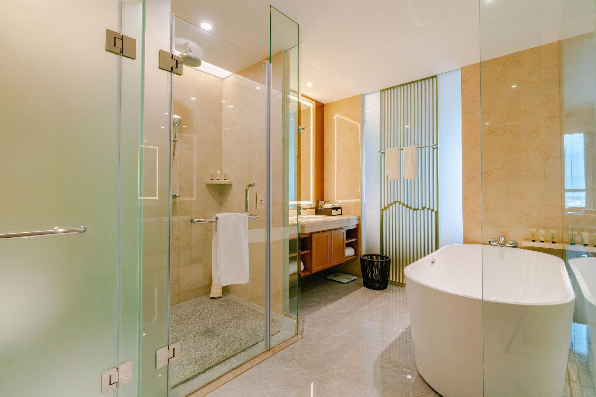 1 King Bed, Deluxe Room, Non-Smoking