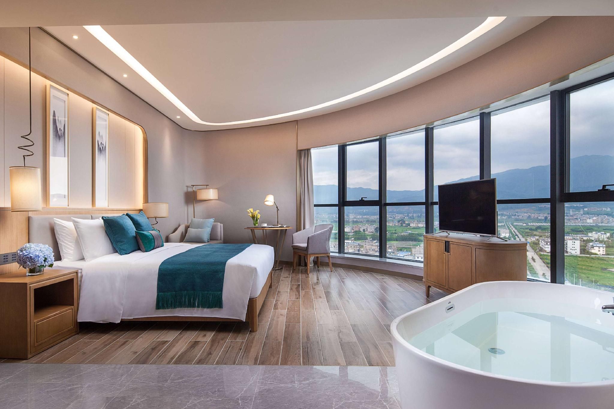 Ramada Plaza by Wyndham Fuxian Lake 1 King Bed, Deluxe Suite