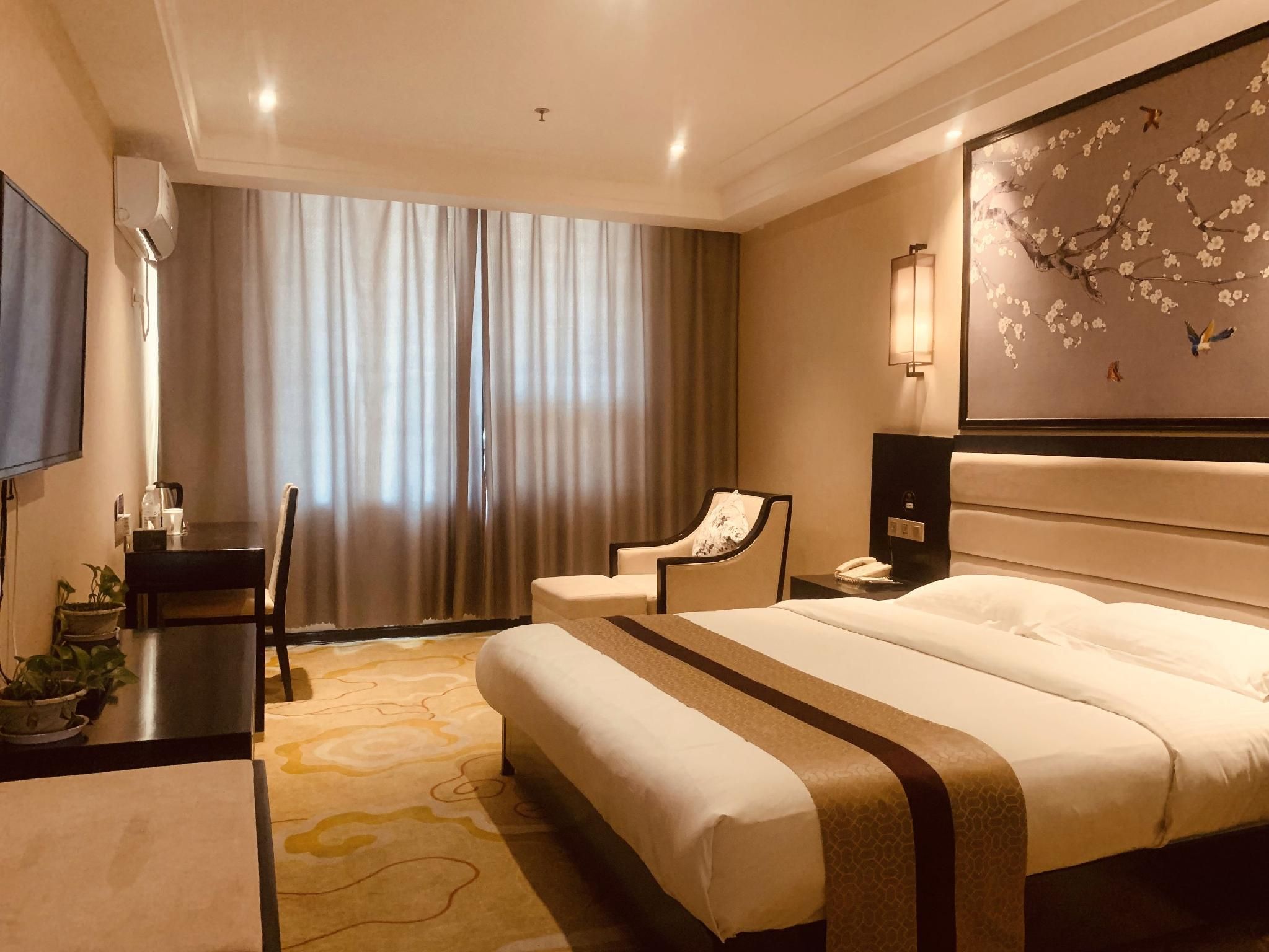 Superior Room Queen