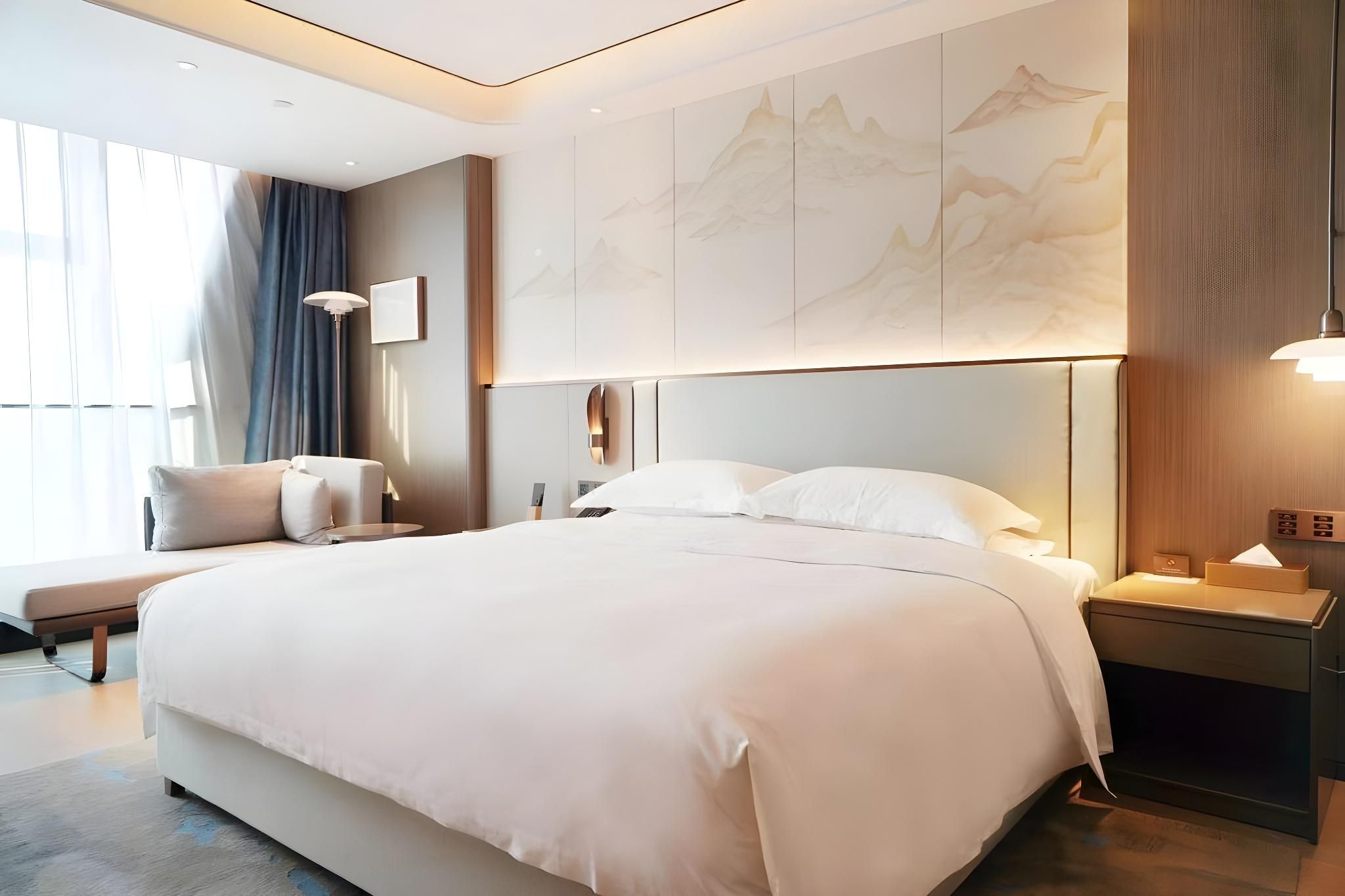 Standard Queen Room