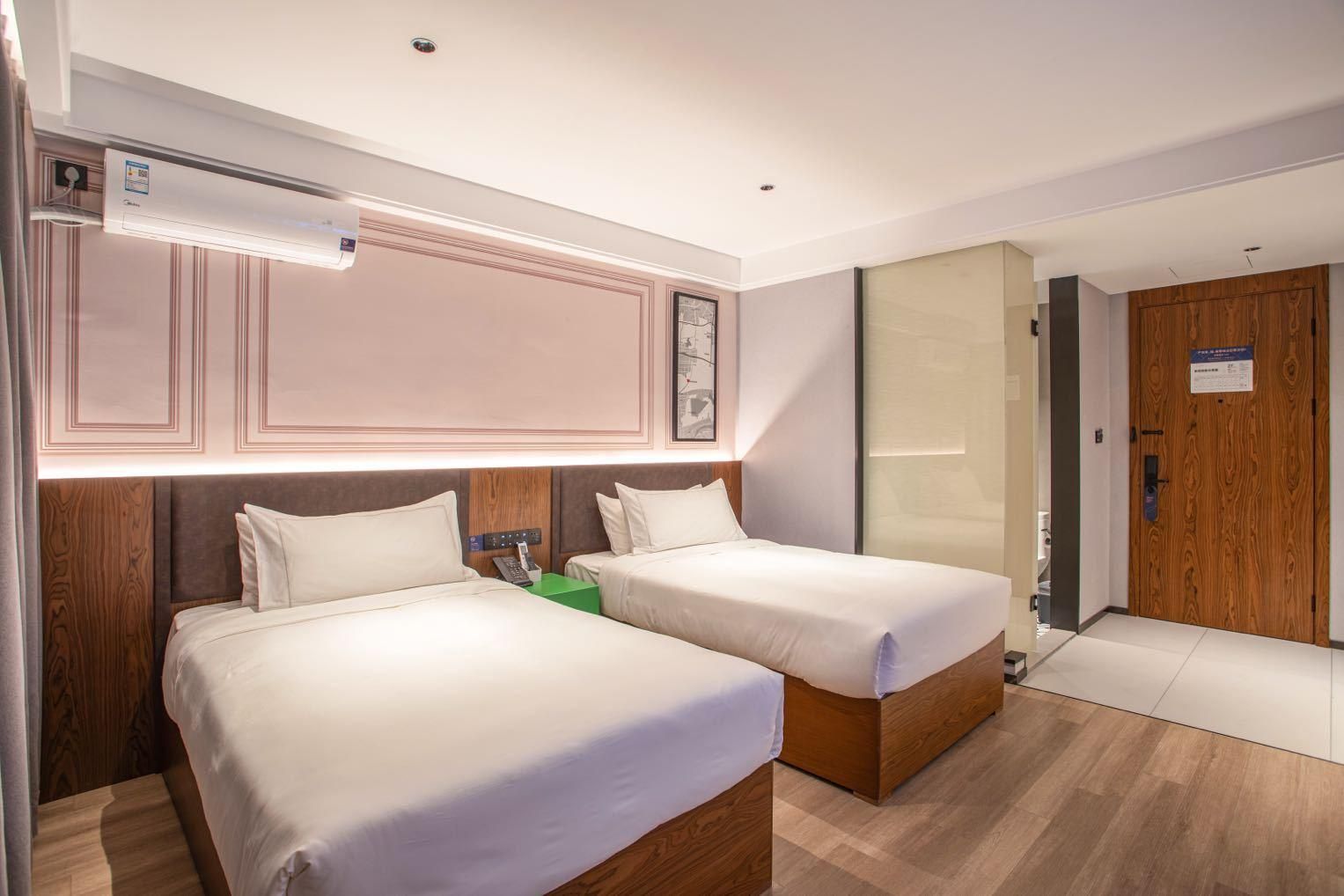 2 Bed Twin Superior Room