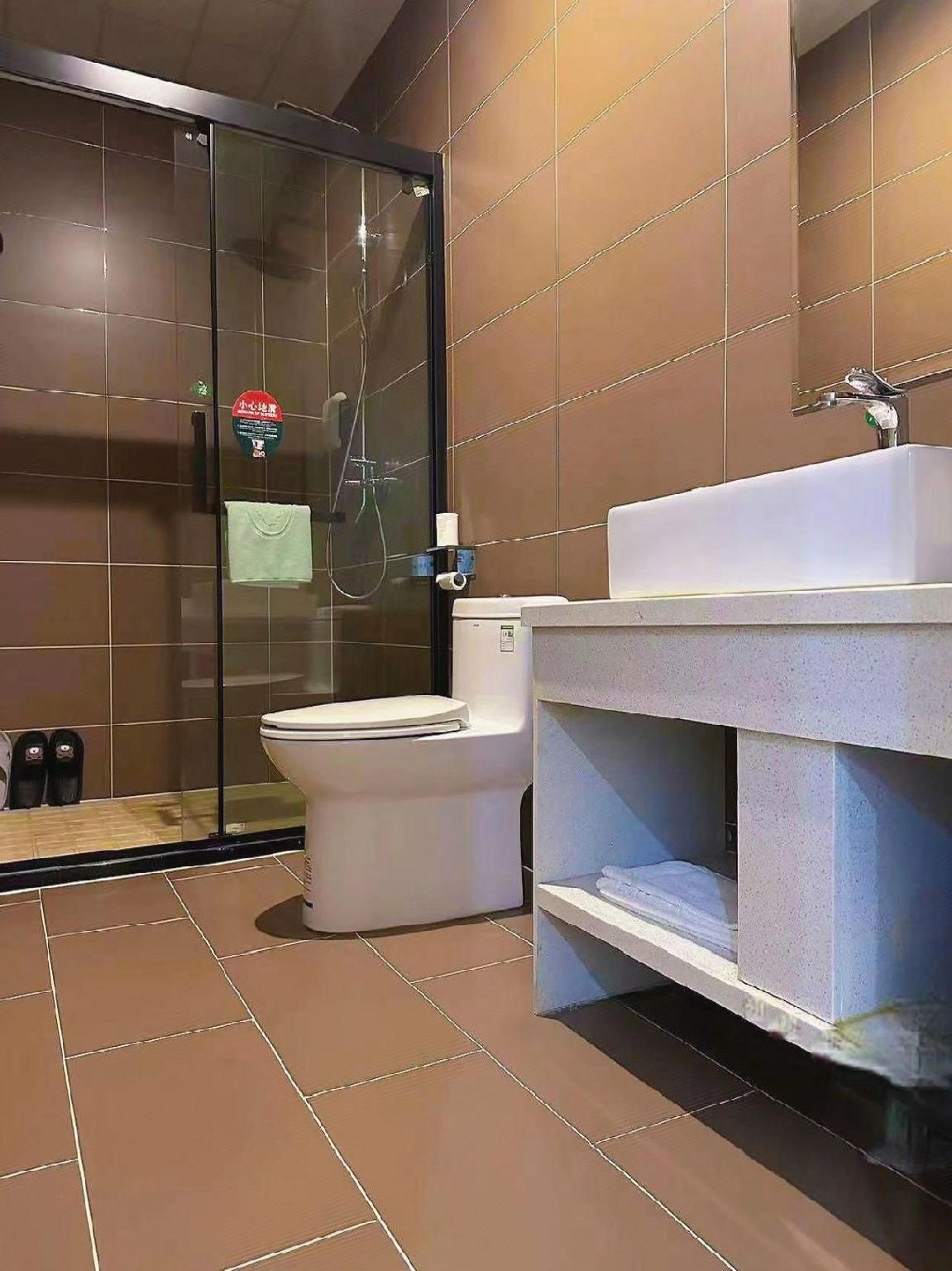 2 Bed Twin Superior Room