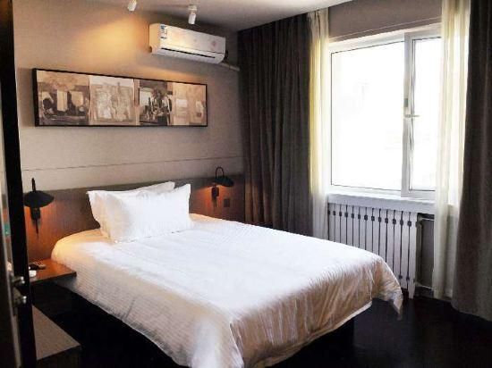 Business Standard Room B