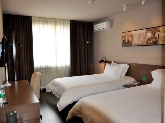 Business Standard Room B
