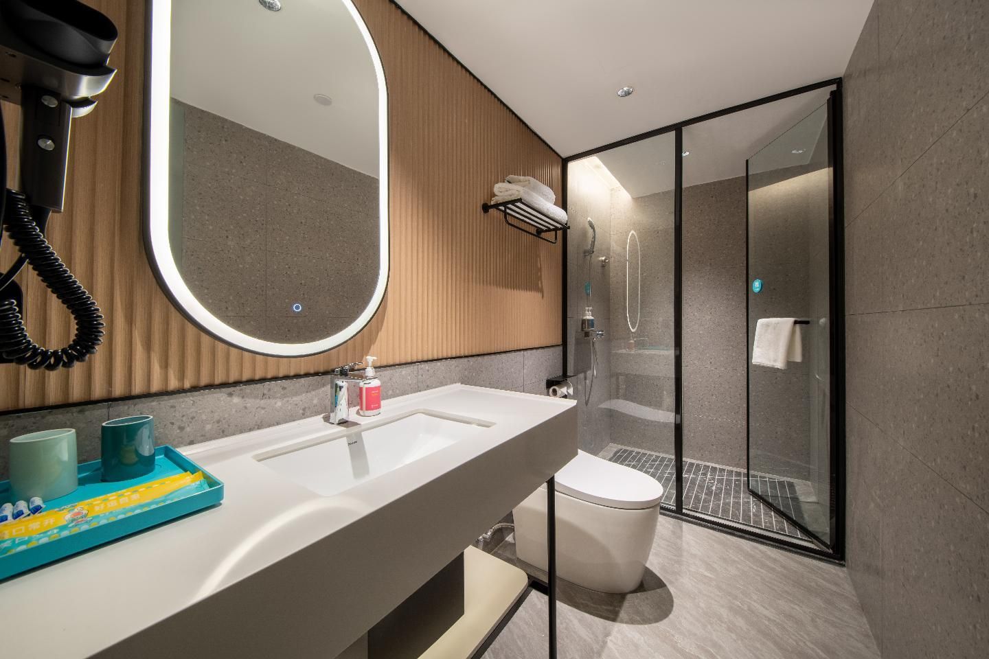 Dossen - Family Room