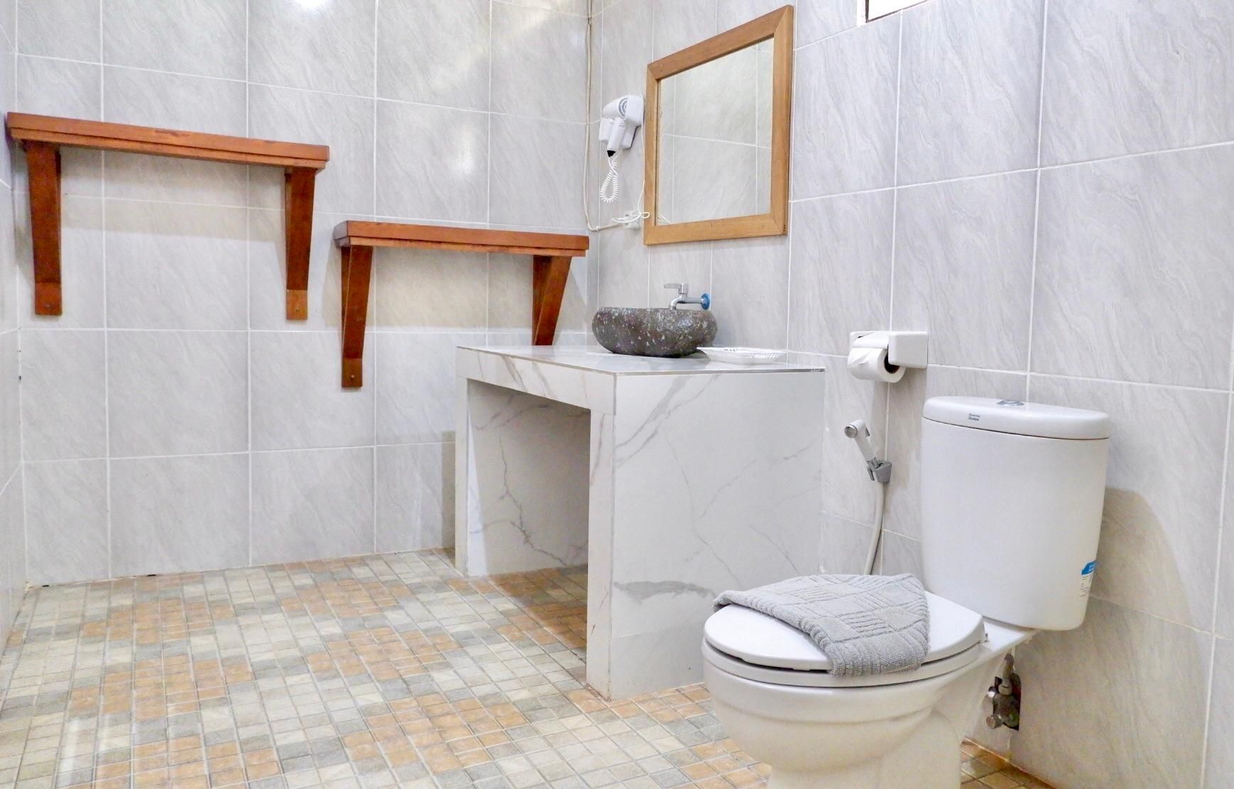 Dayang Resort Singkawang Mountain Deluxe King Room - Non-Smoking 2