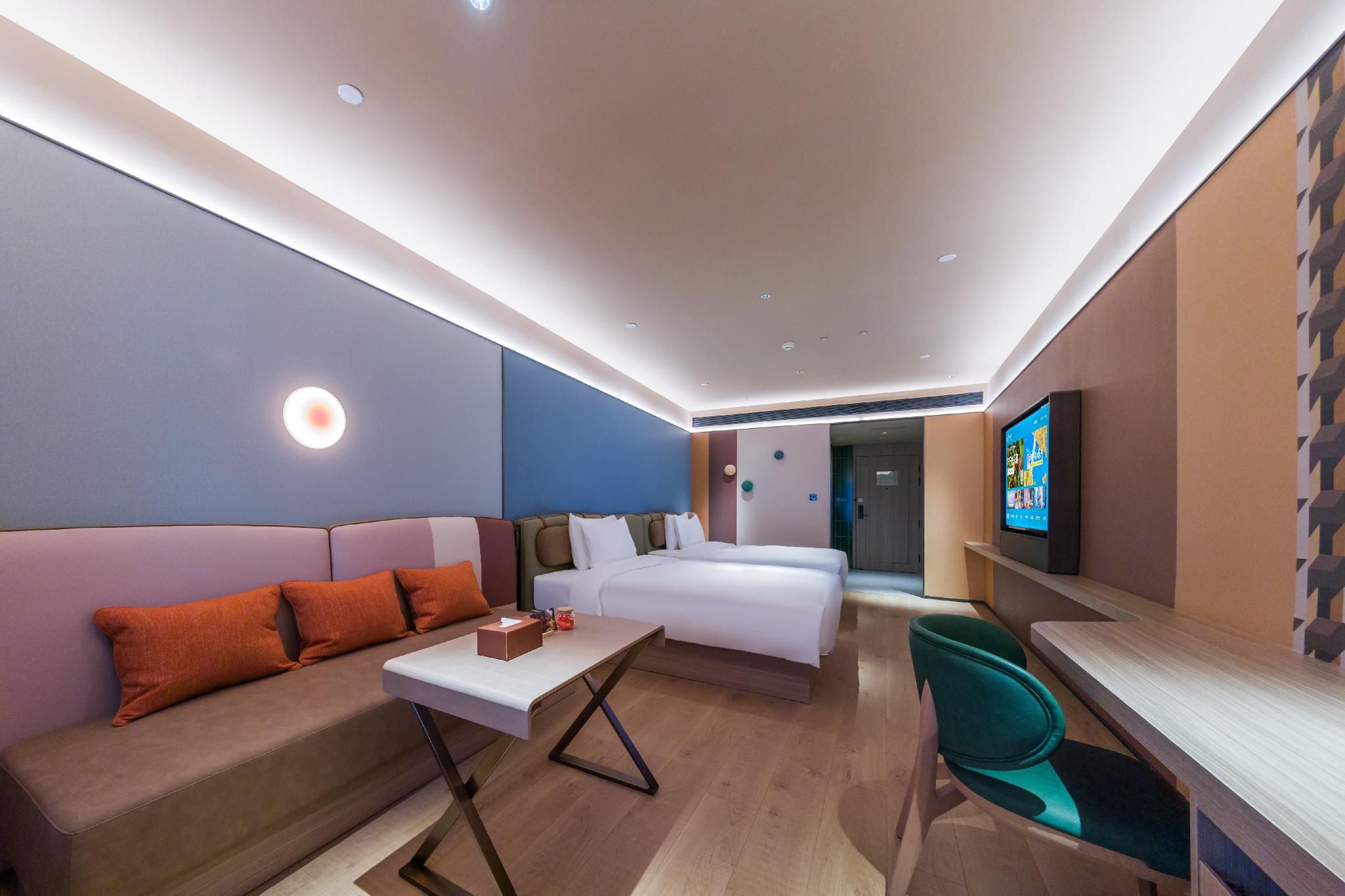 Huazhu - California Sunshine Deluxe Family Room