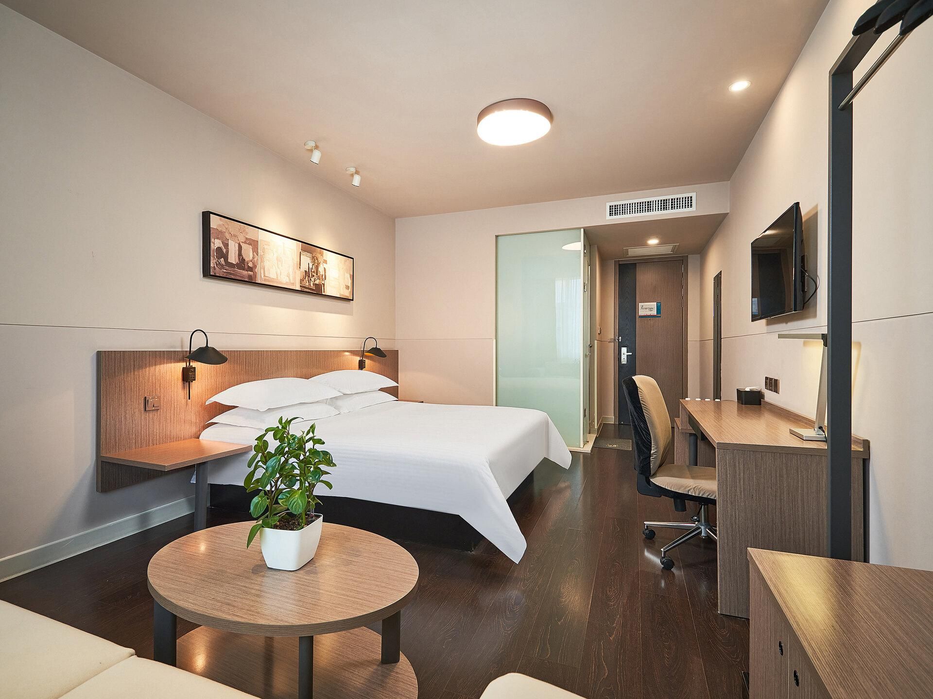 Standard - Queen Room