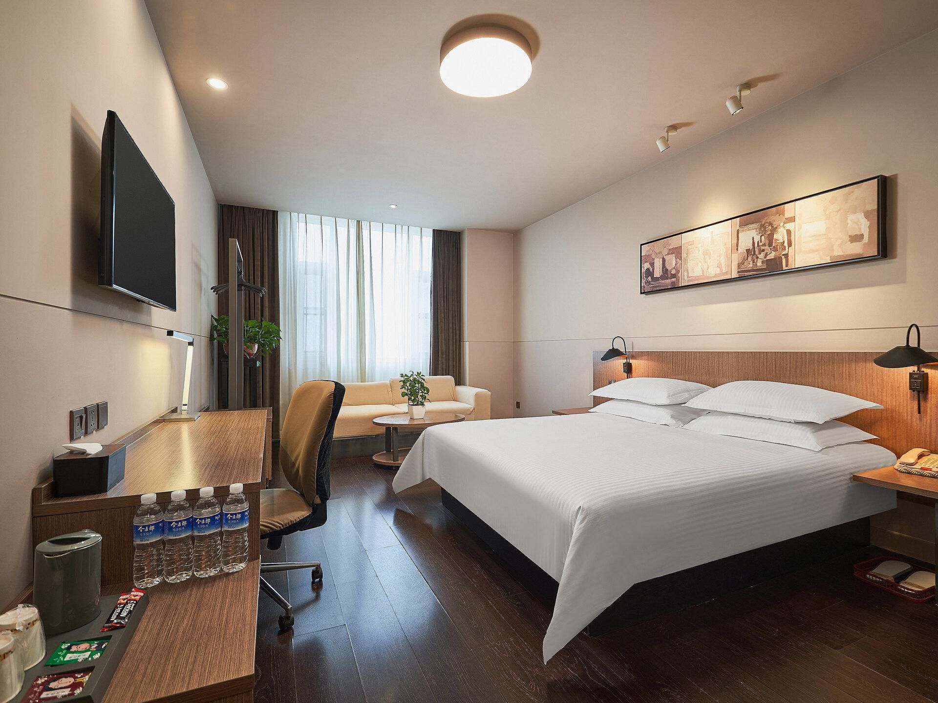 Standard - Queen Room