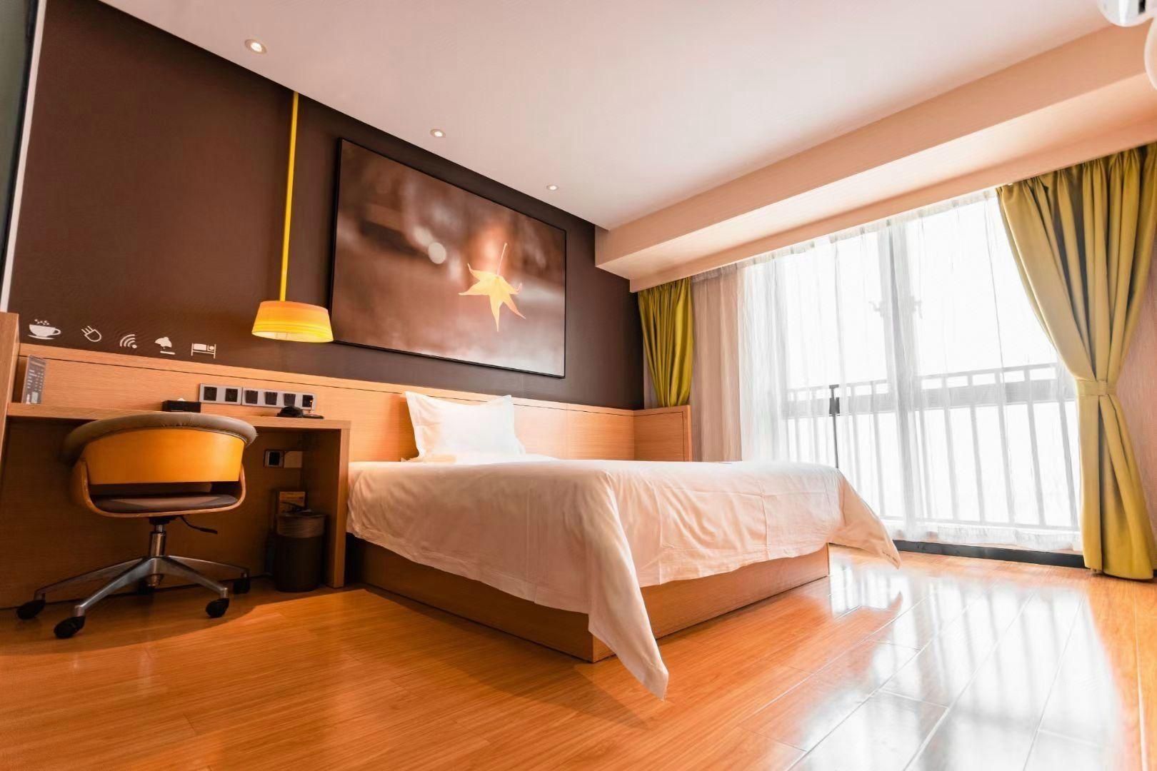 IU Compact U S Bed Room