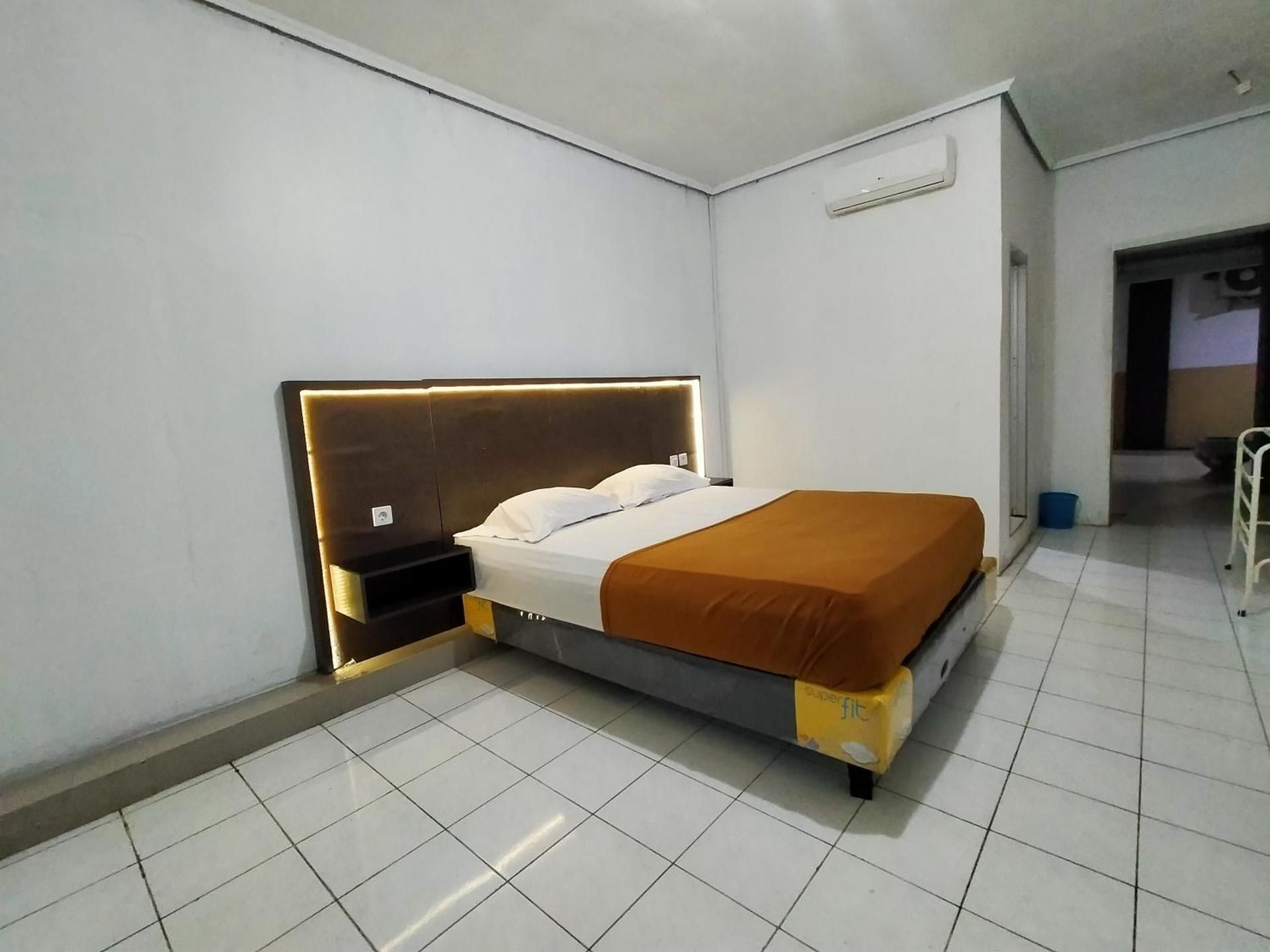 Hotel Nirwana Ternate RedPartner Superior Room 2