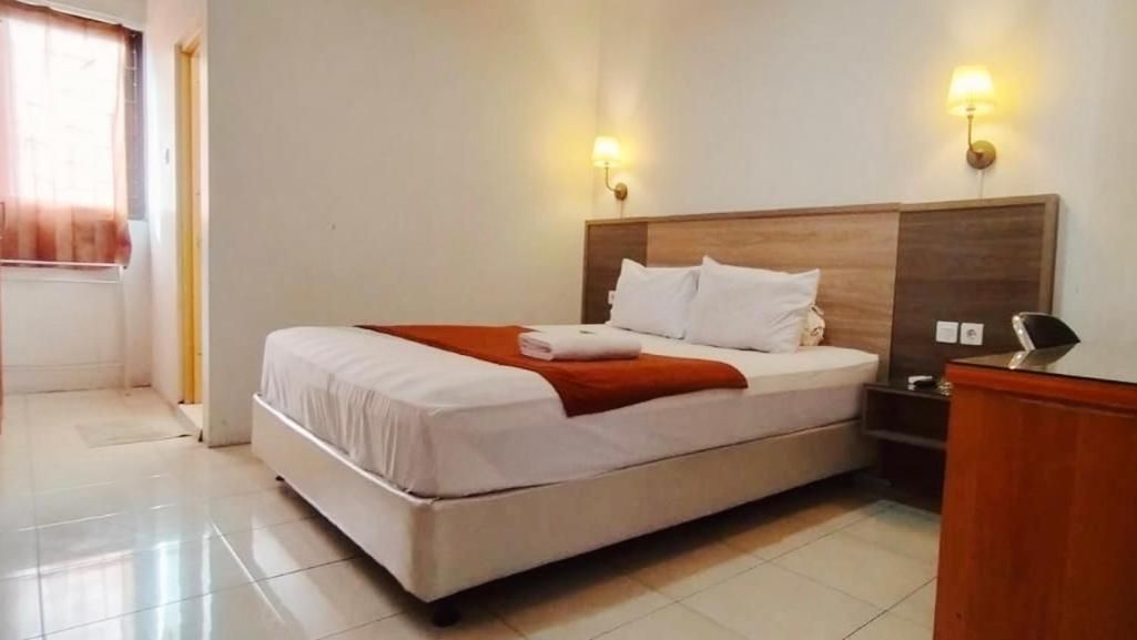 Standard Queen Room