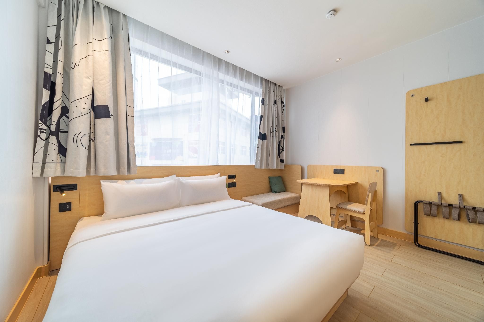 Huazhu - Quwei Plywood Zero Pressure Superior Bed Room