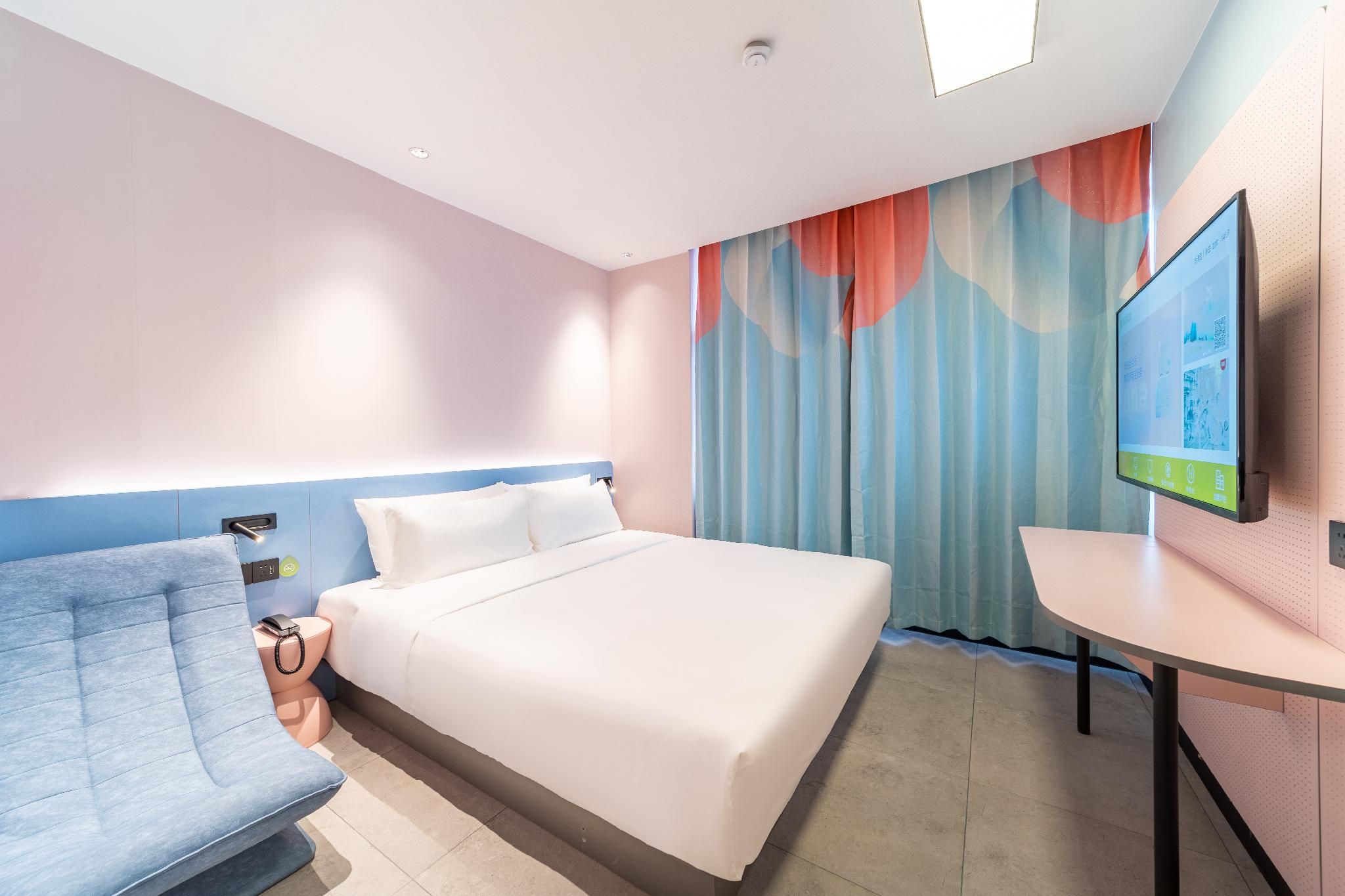 Huazhu - Colorful Candy Superior 1 Bed Room, Zero Pressure