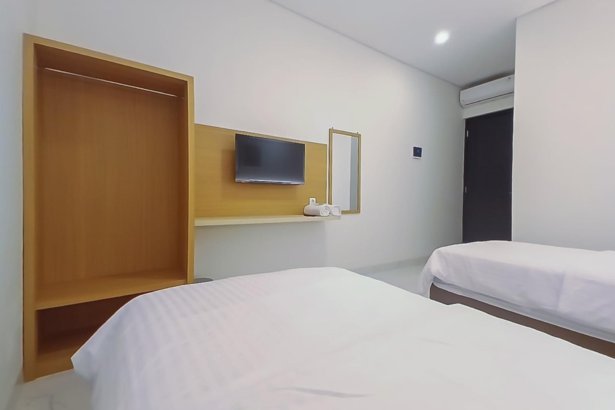 Happy Living Syariah near Stasiun Klaten Mitra RedDoorz Twin Room 2