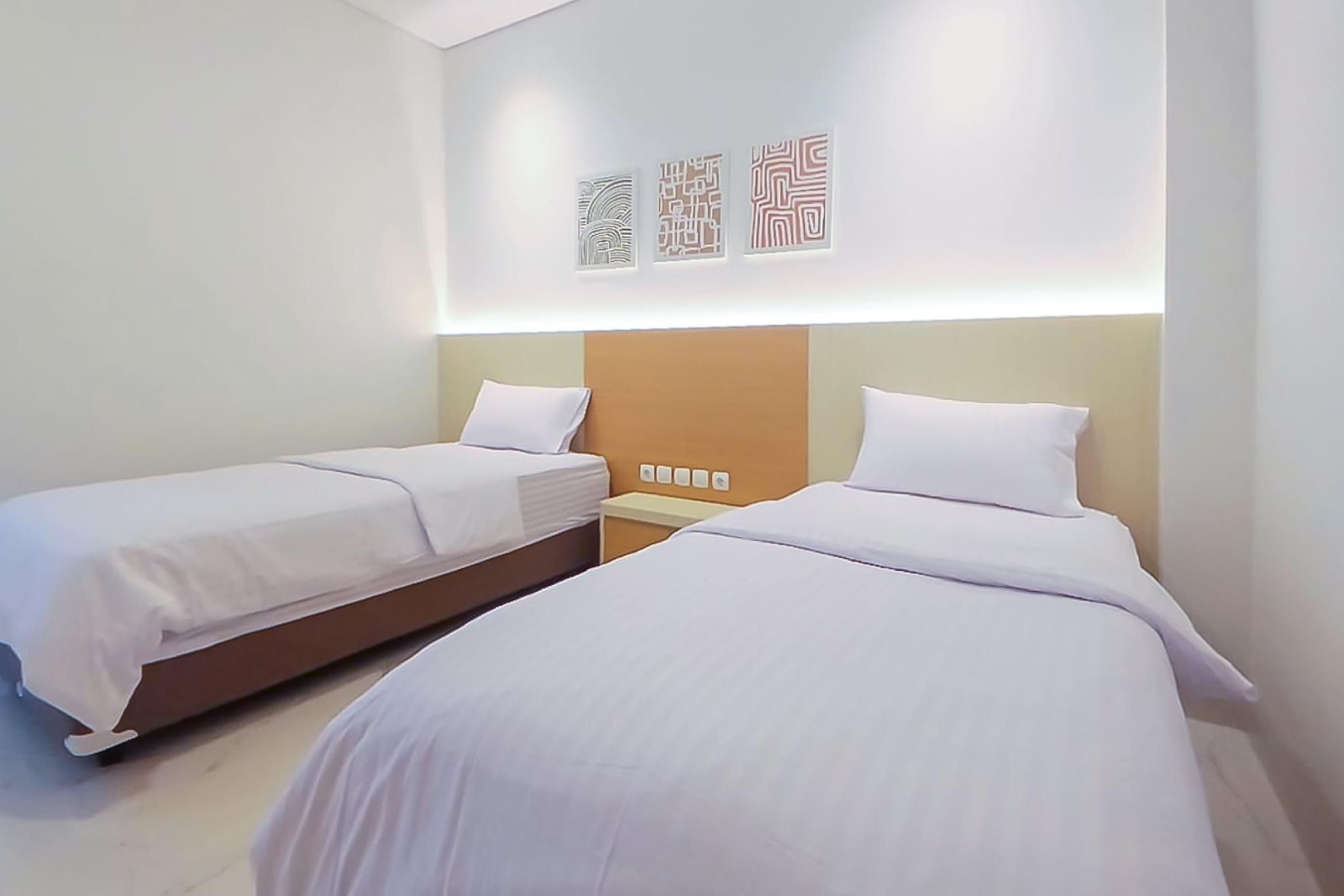 Happy Living Syariah near Stasiun Klaten Mitra RedDoorz Twin Room