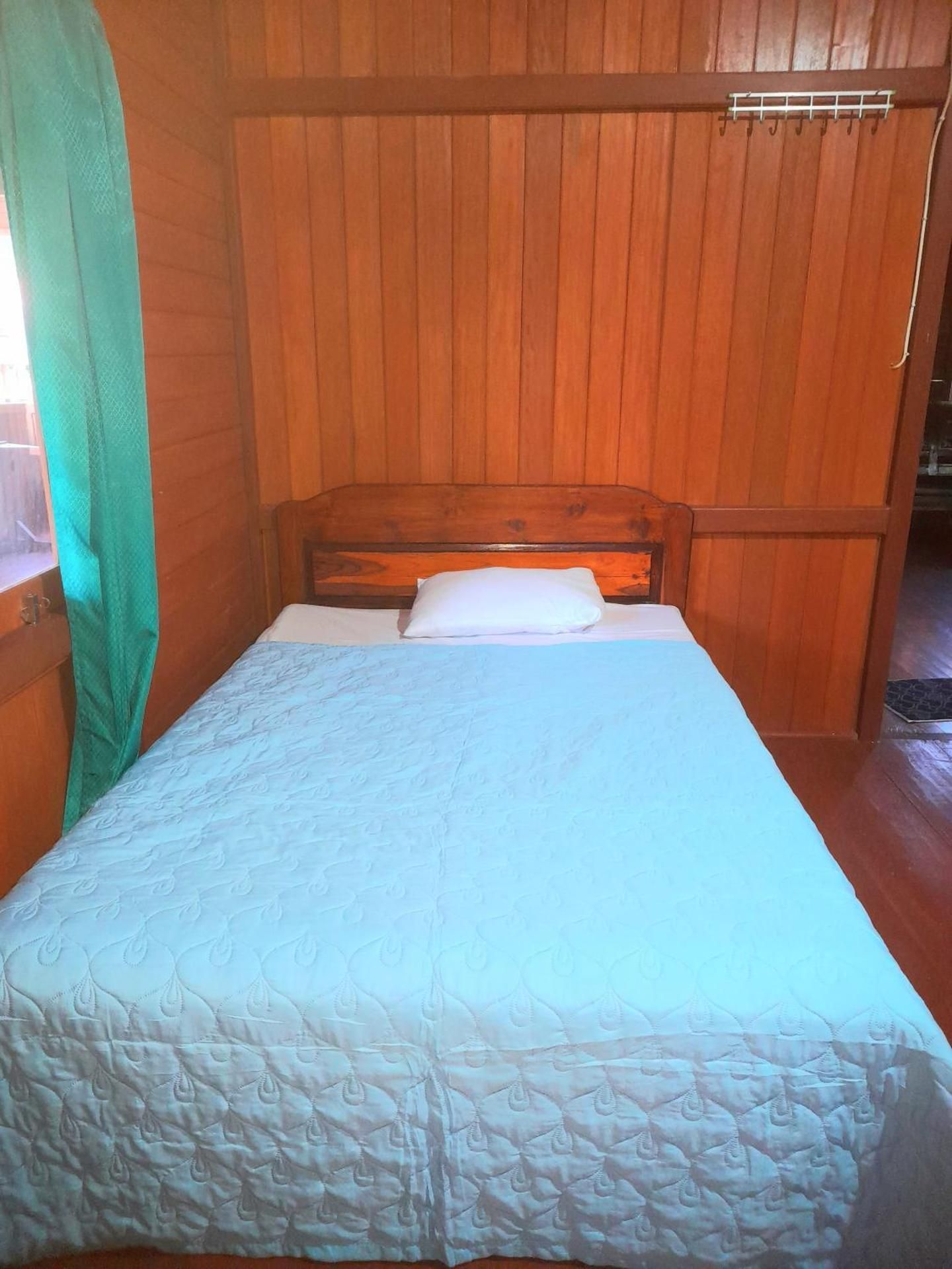 Standard Single Room with Shared Bathroom