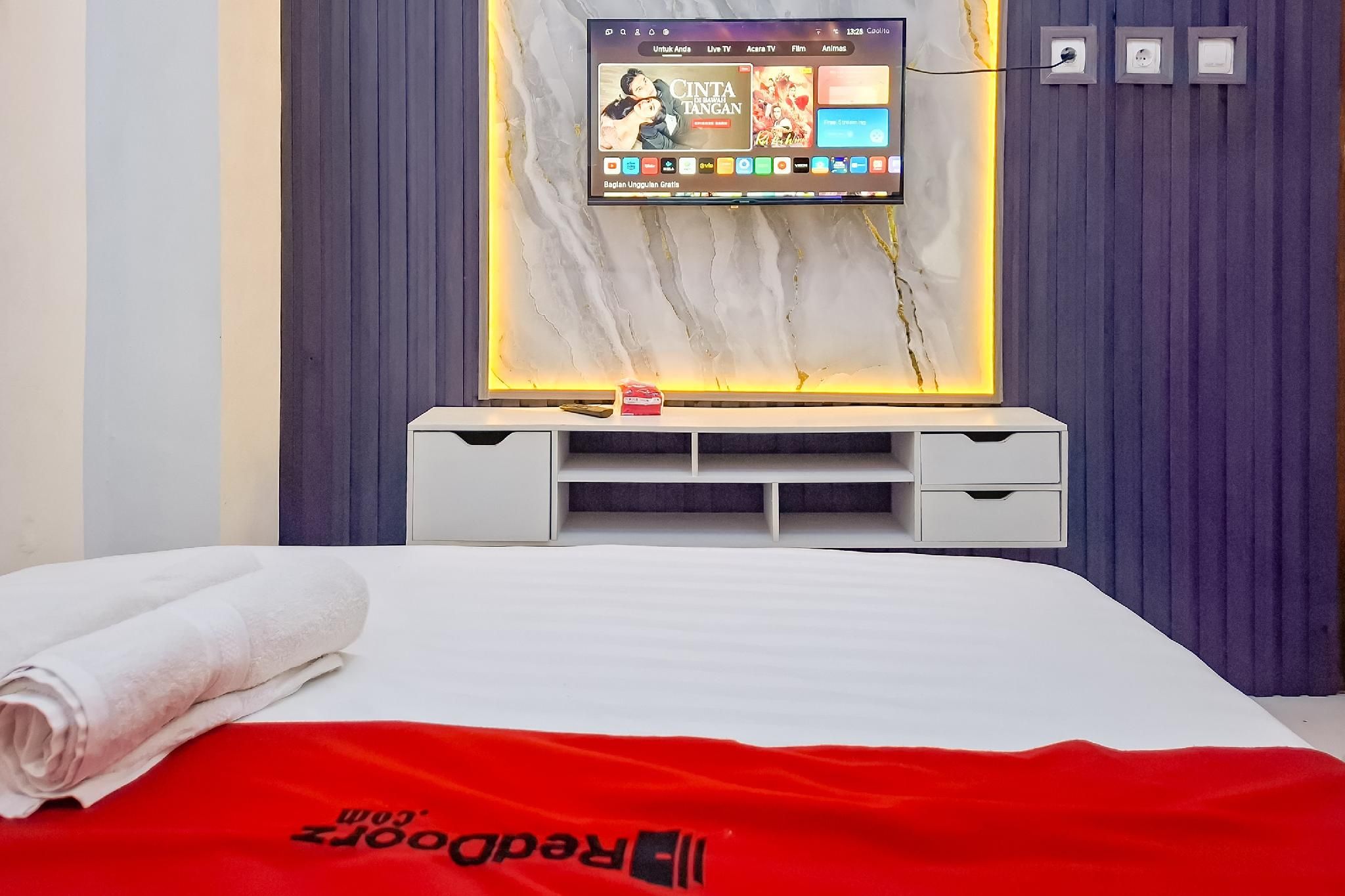 RedDoorz @ Homestay FN99 Jepara Standard Room