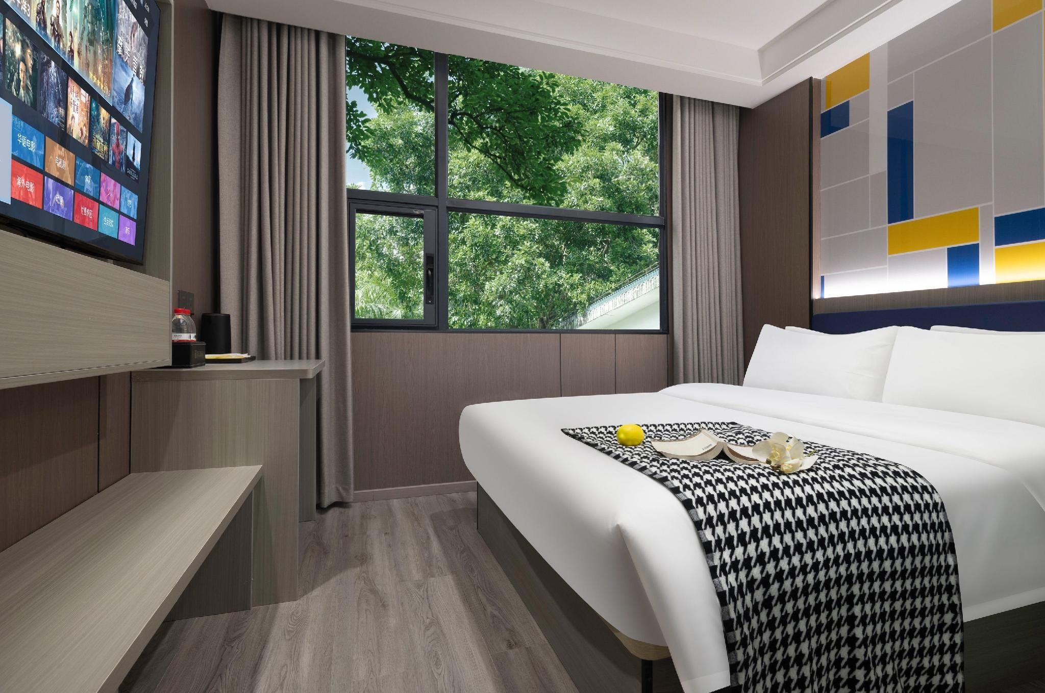 Economy Room