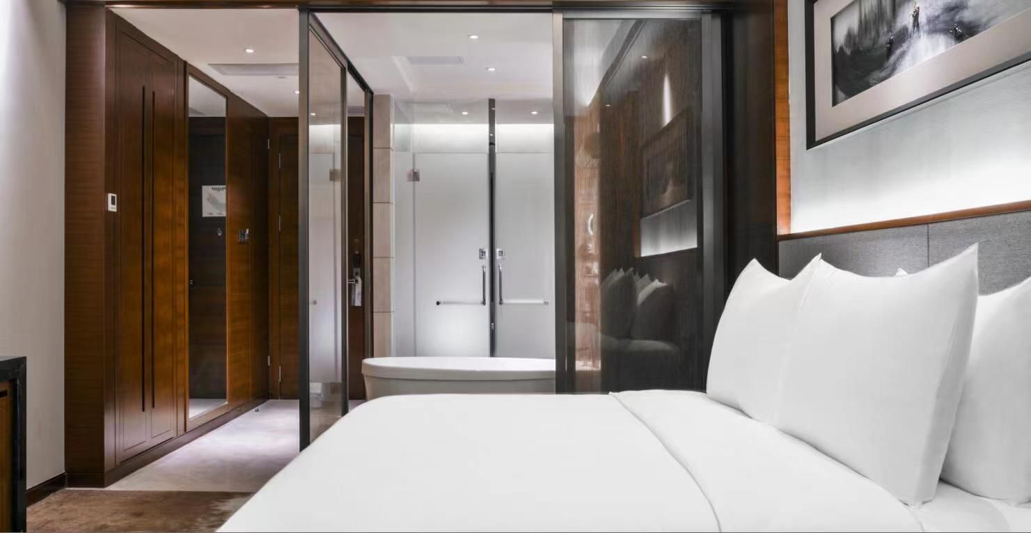 JINGYI Comfort 1 Bed Room with Balcony