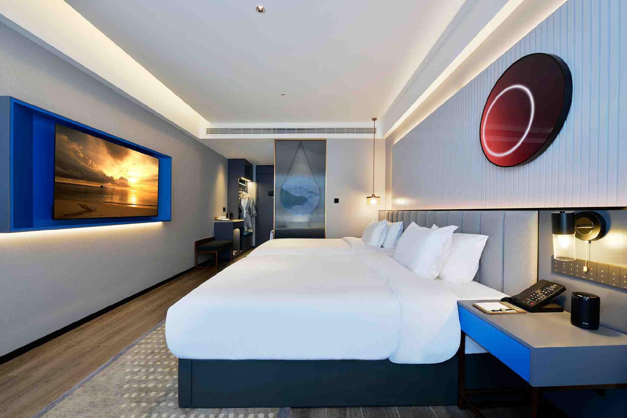 Light Luxury Twin Room