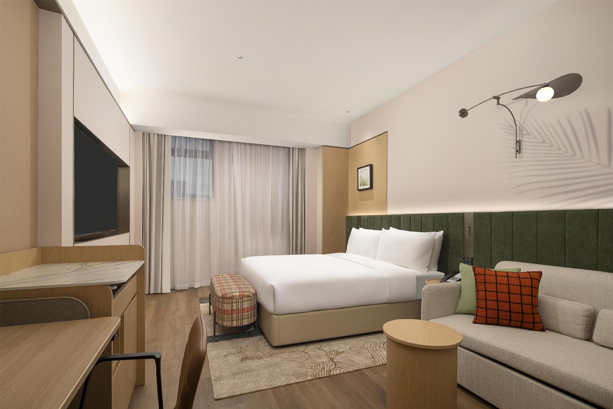 King Superior Room With Sofa Bed