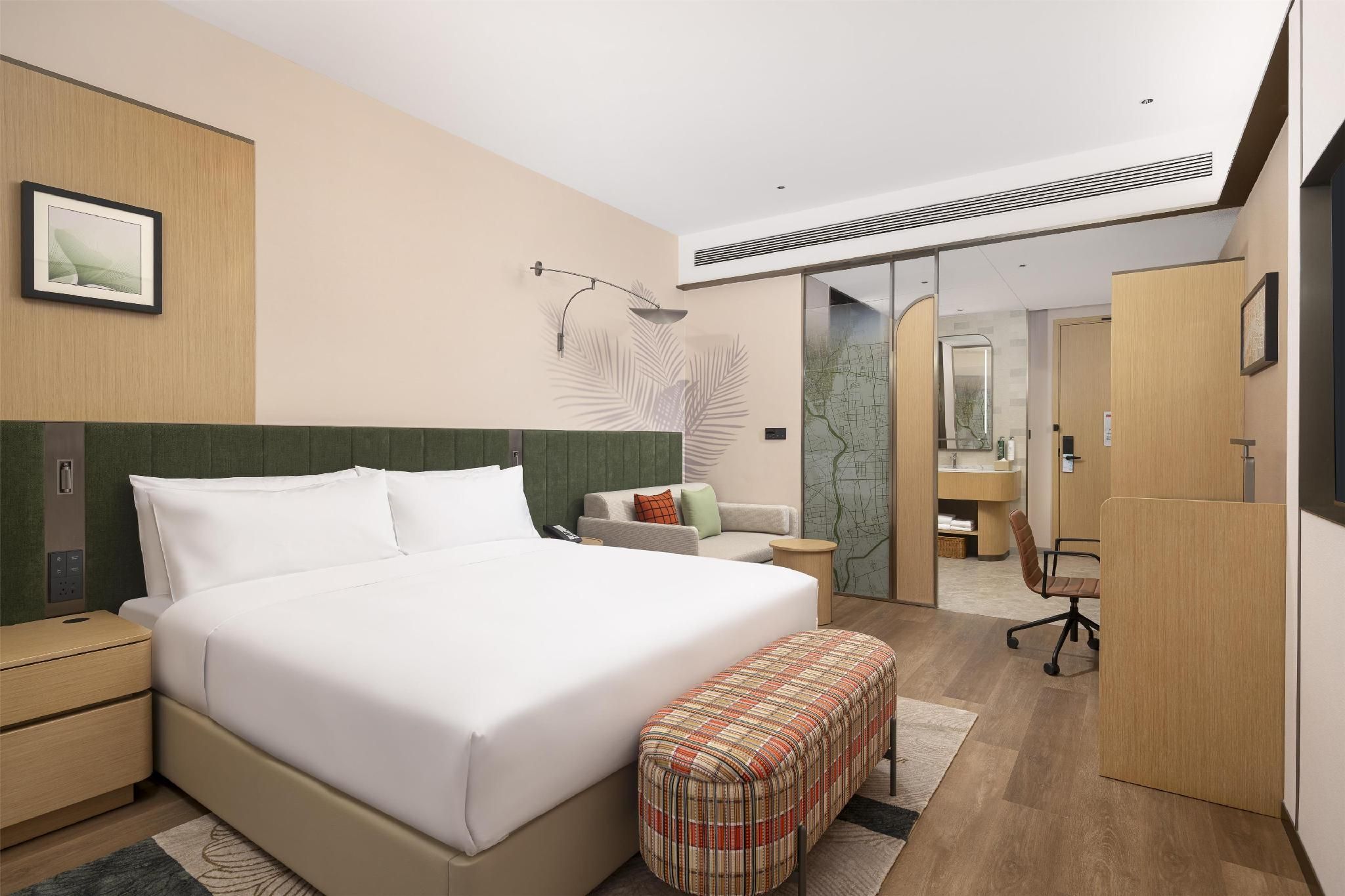 King Superior Room With Sofa Bed