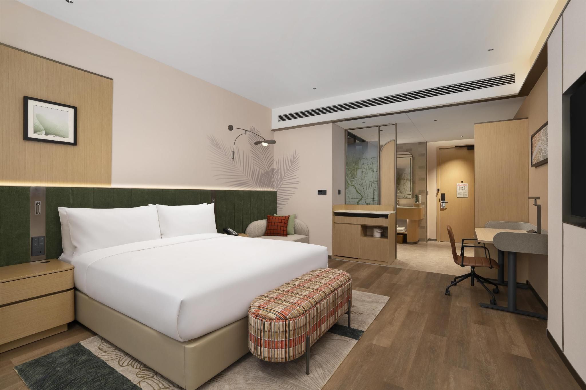 King Superior Room