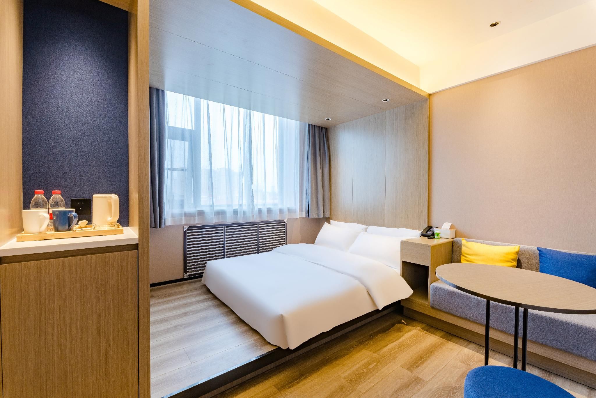 Queen Superior Room