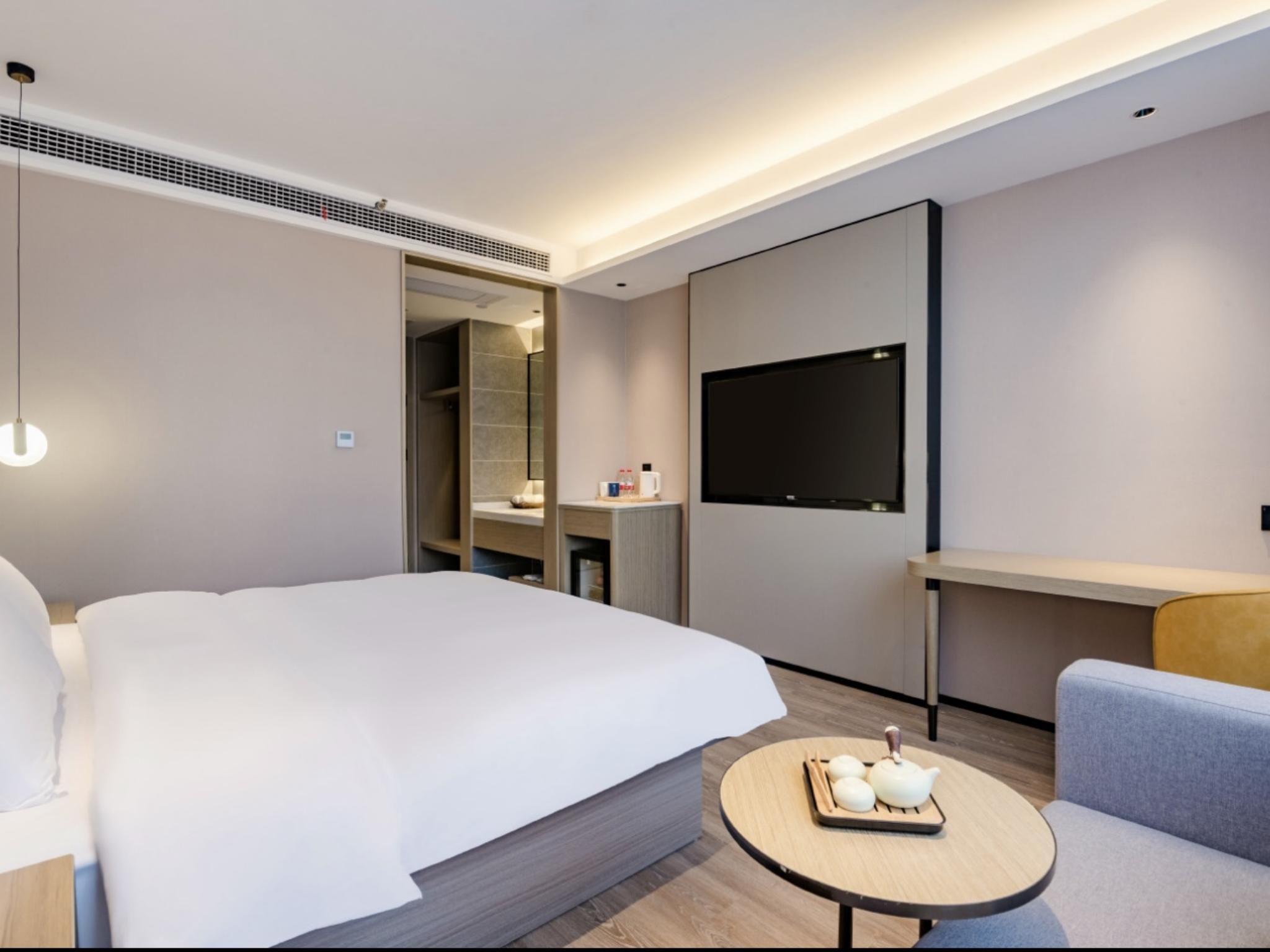Huazhu - Deluxe Bed Room