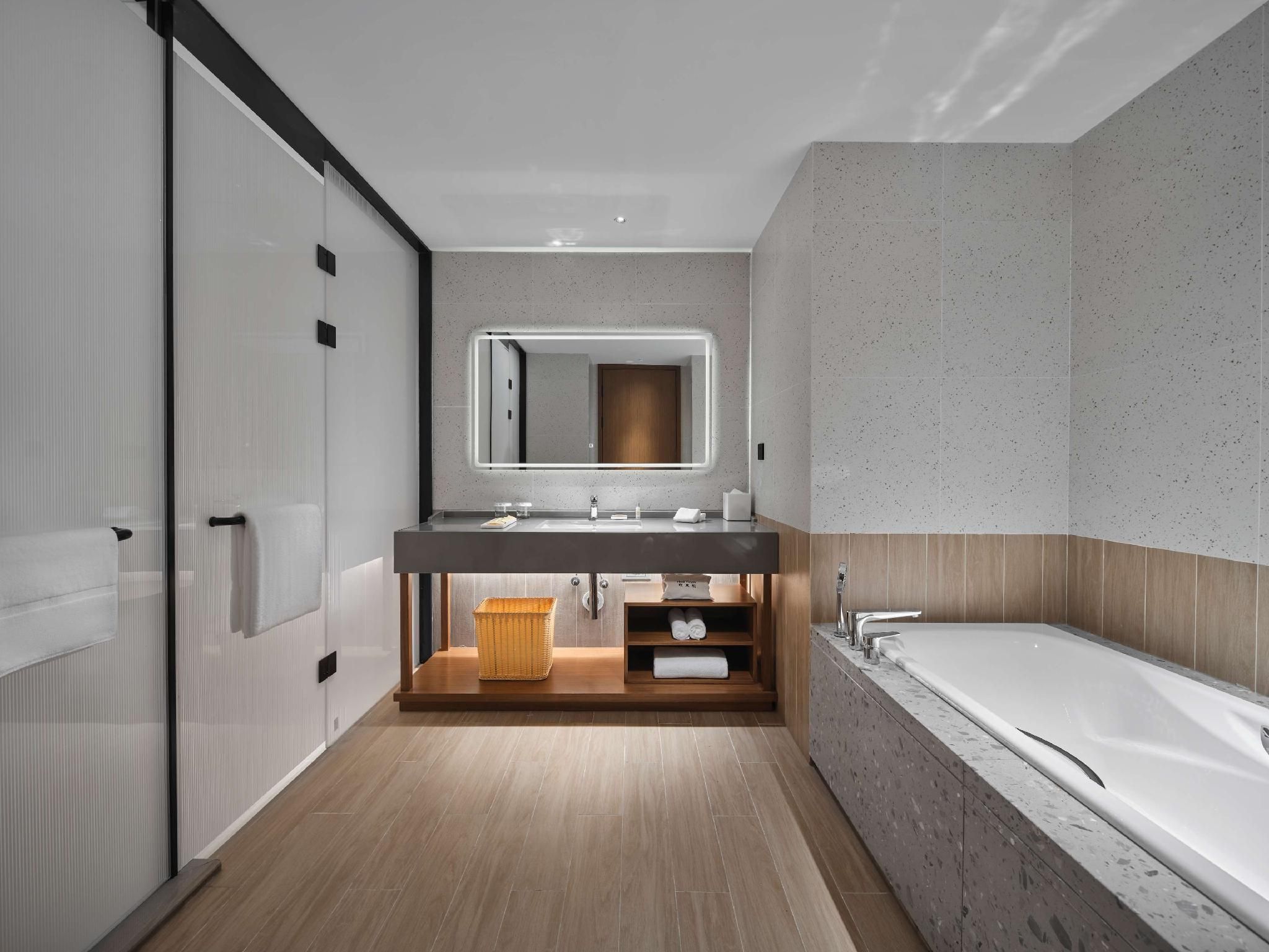 King Deluxe Suite
