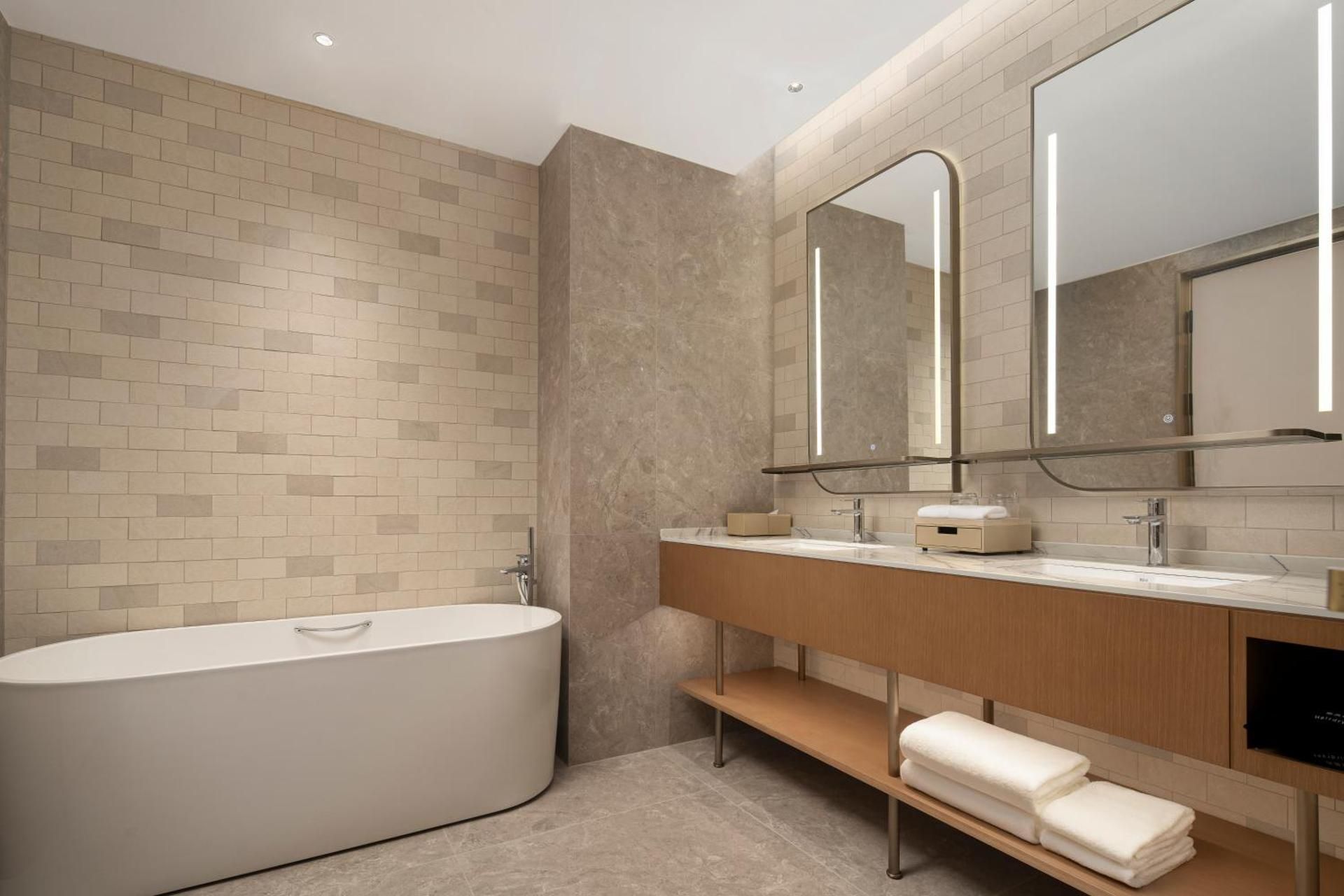 King Deluxe Suite